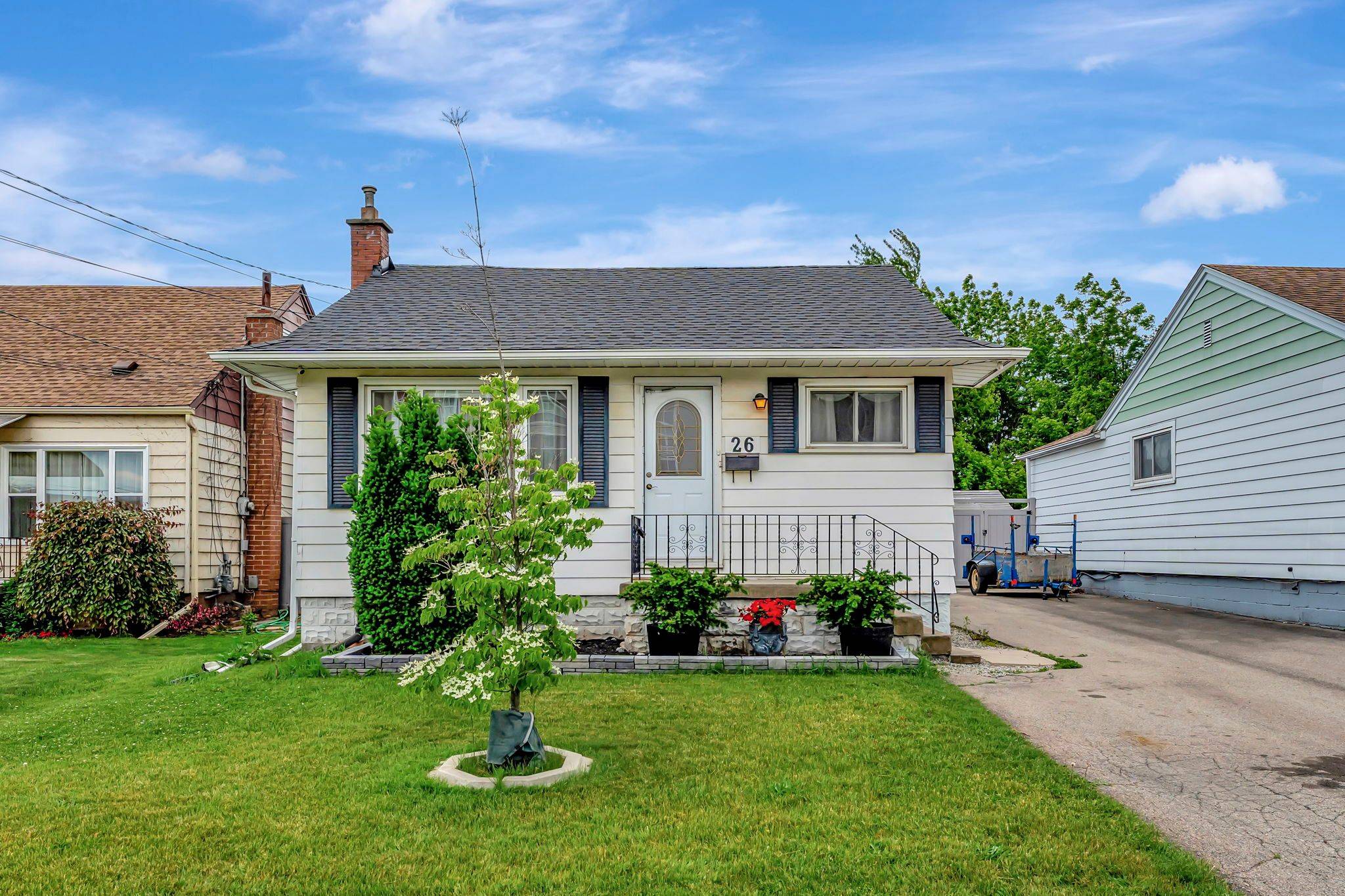 26 Adeline AVE, Hamilton, ON L8H 5T4