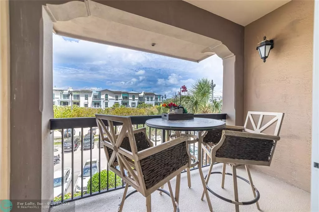 Lauderdale By The Sea, FL 33308,4445 El Mar Dr #2307