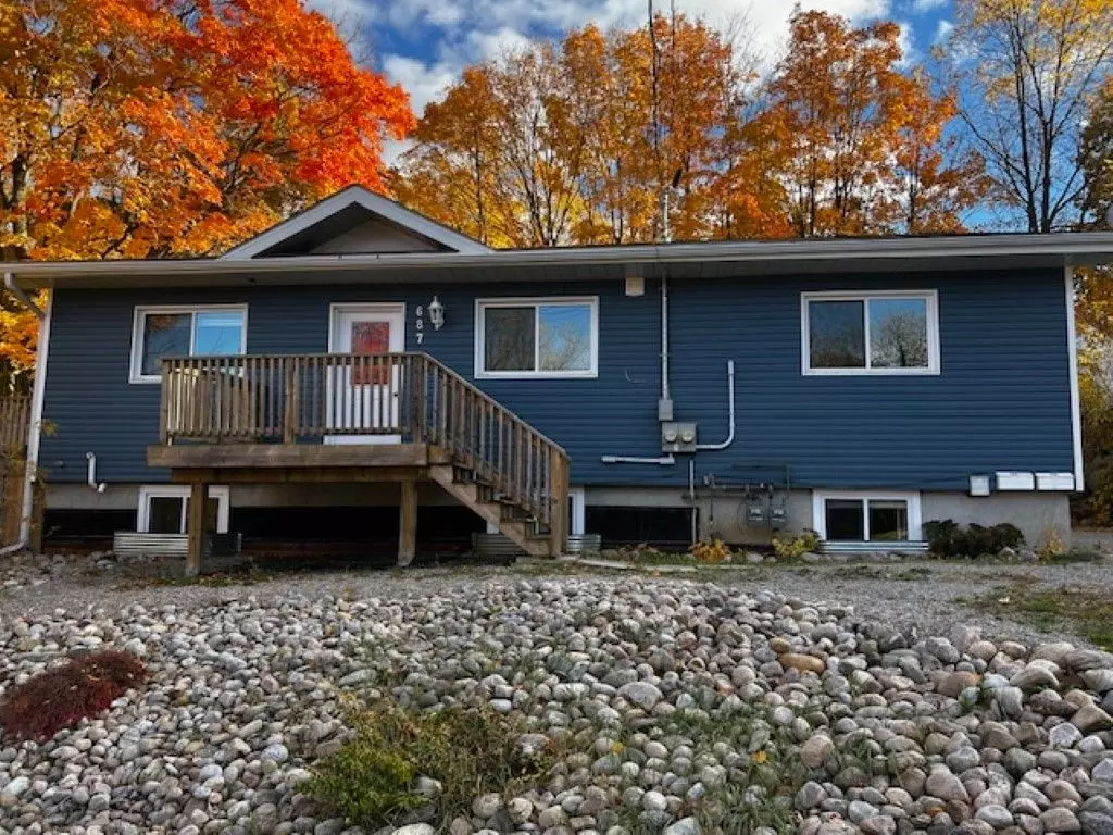 Midland, ON L4R 1G5,687 Montreal ST
