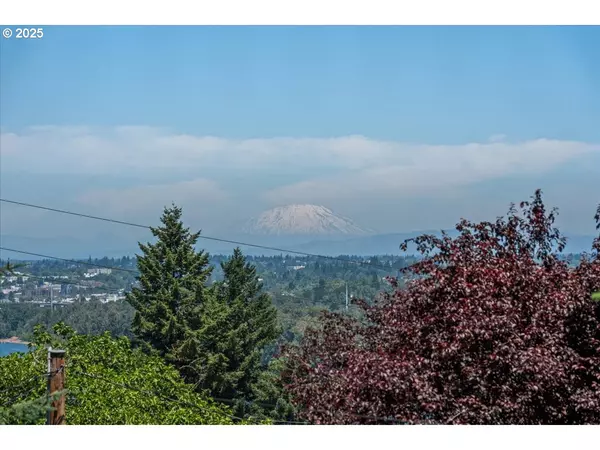 Portland, OR 97219,7237 S CORBETT AVE