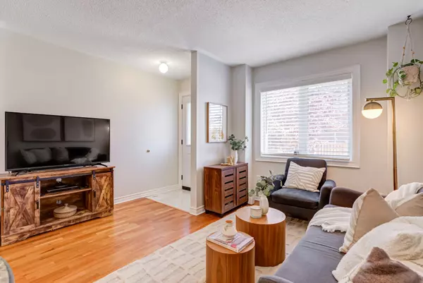 Toronto W04, ON M9N 1M8,224 Rosemount AVE #4