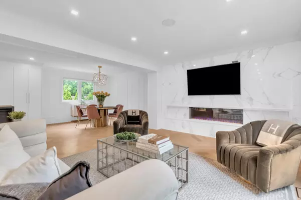 Guelph, ON N1G 1P1,89 University AVE W