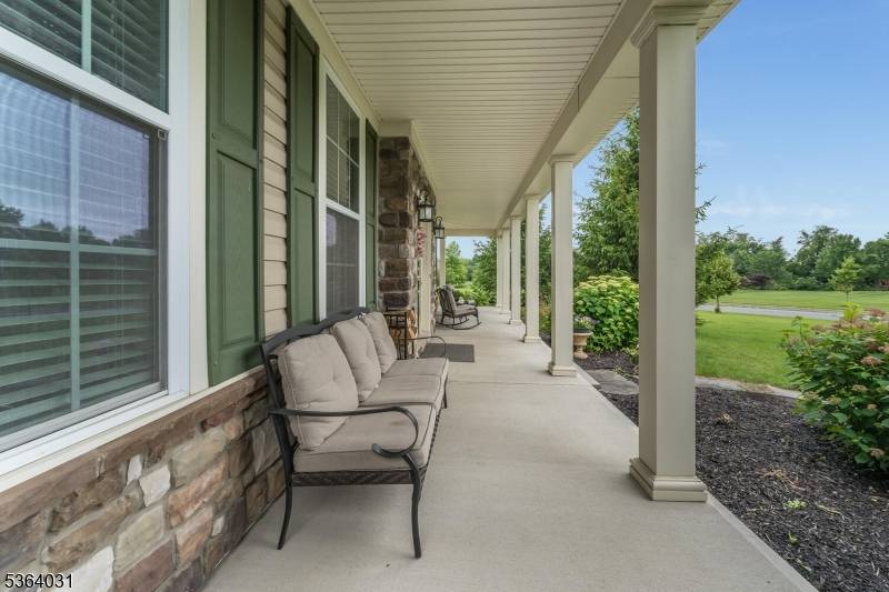 Lopatcong Twp., NJ 08865,13 Highlands Way