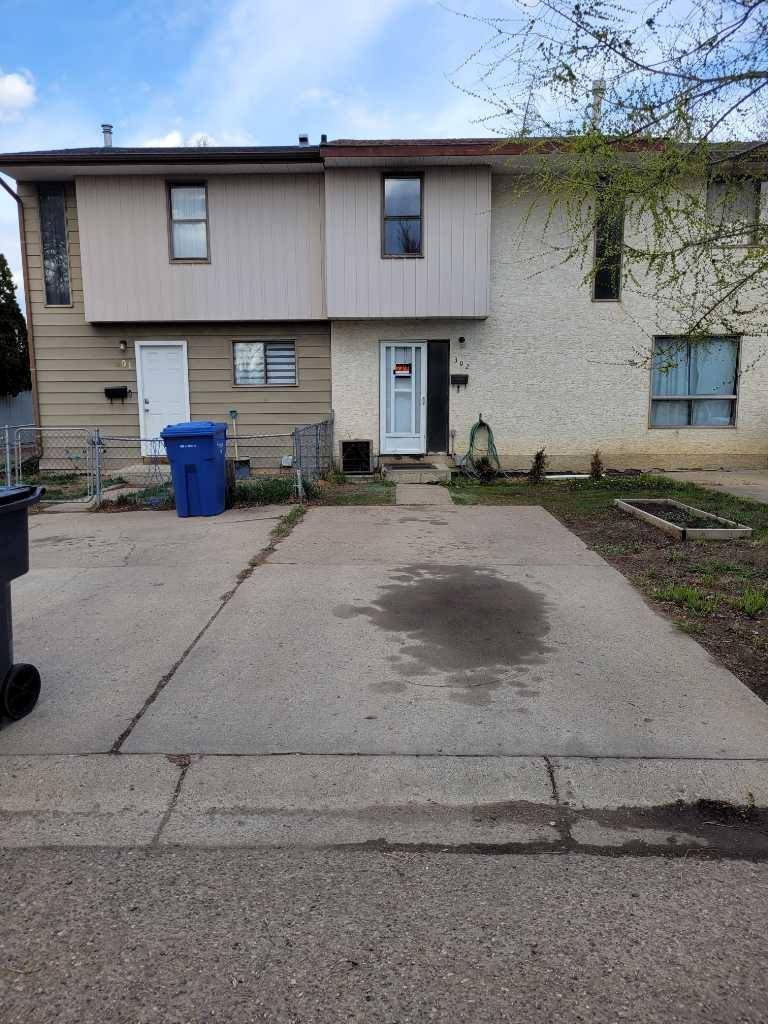 Medicine Hat, AB T1B 1Y7,302 Cooney RD SE