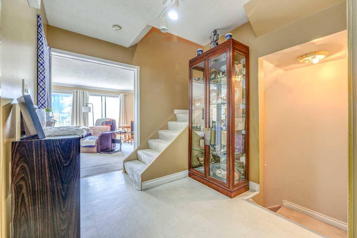 Calgary, AB T3E5K8,3130 66 AVE SW #816
