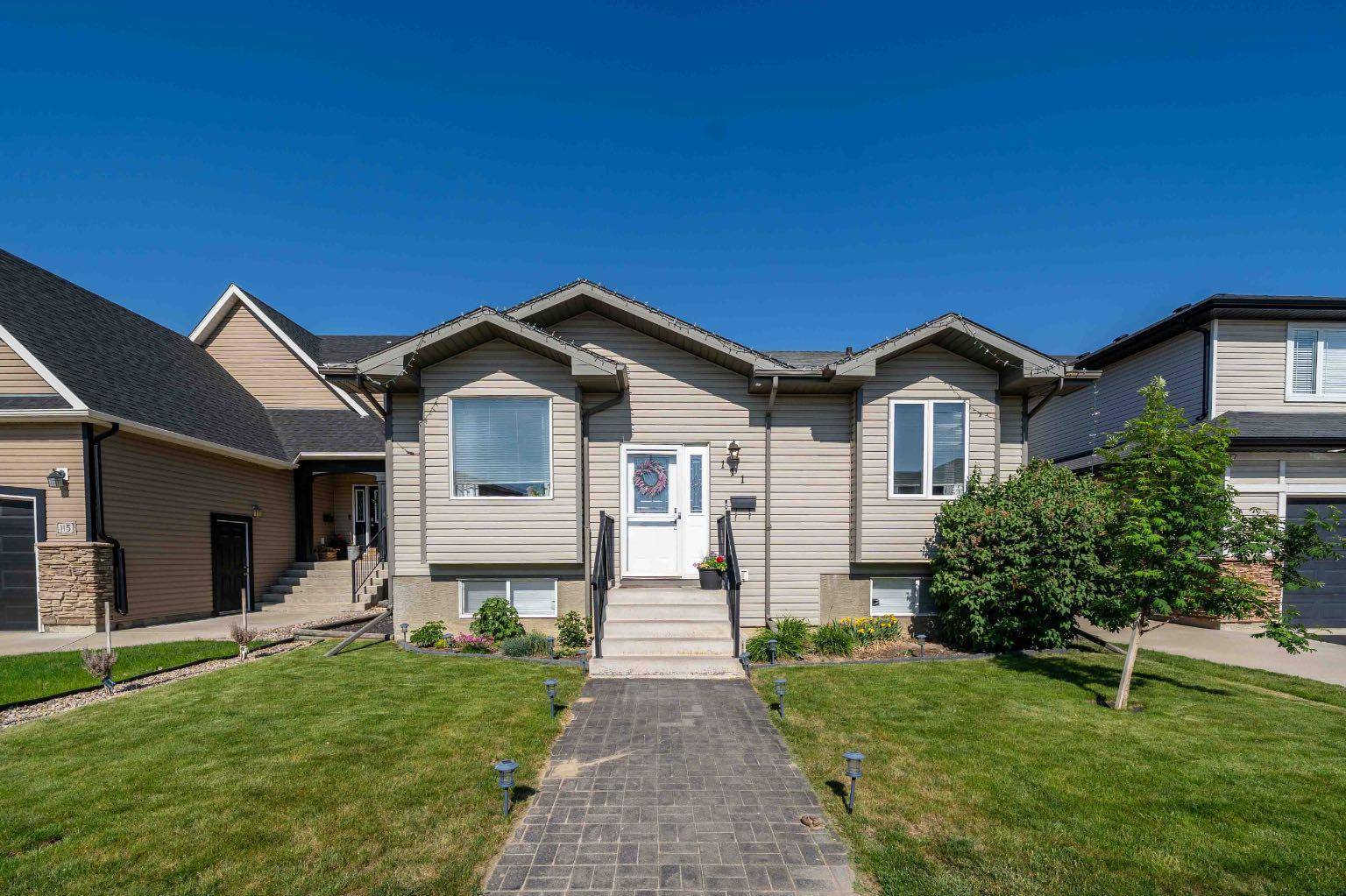 Medicine Hat, AB T1B0G1,111 Stratton RD Southeast