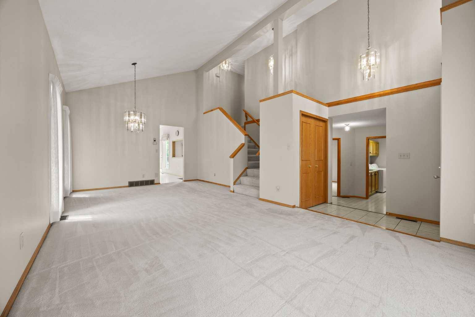 Calgary, AB T2X2T2,144 Sunvista Close Southeast
