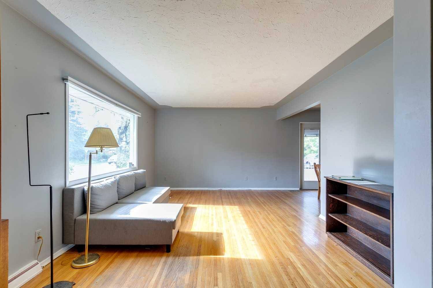 Calgary, AB T3E 5E5,153 & 151 Lissington DR Southwest