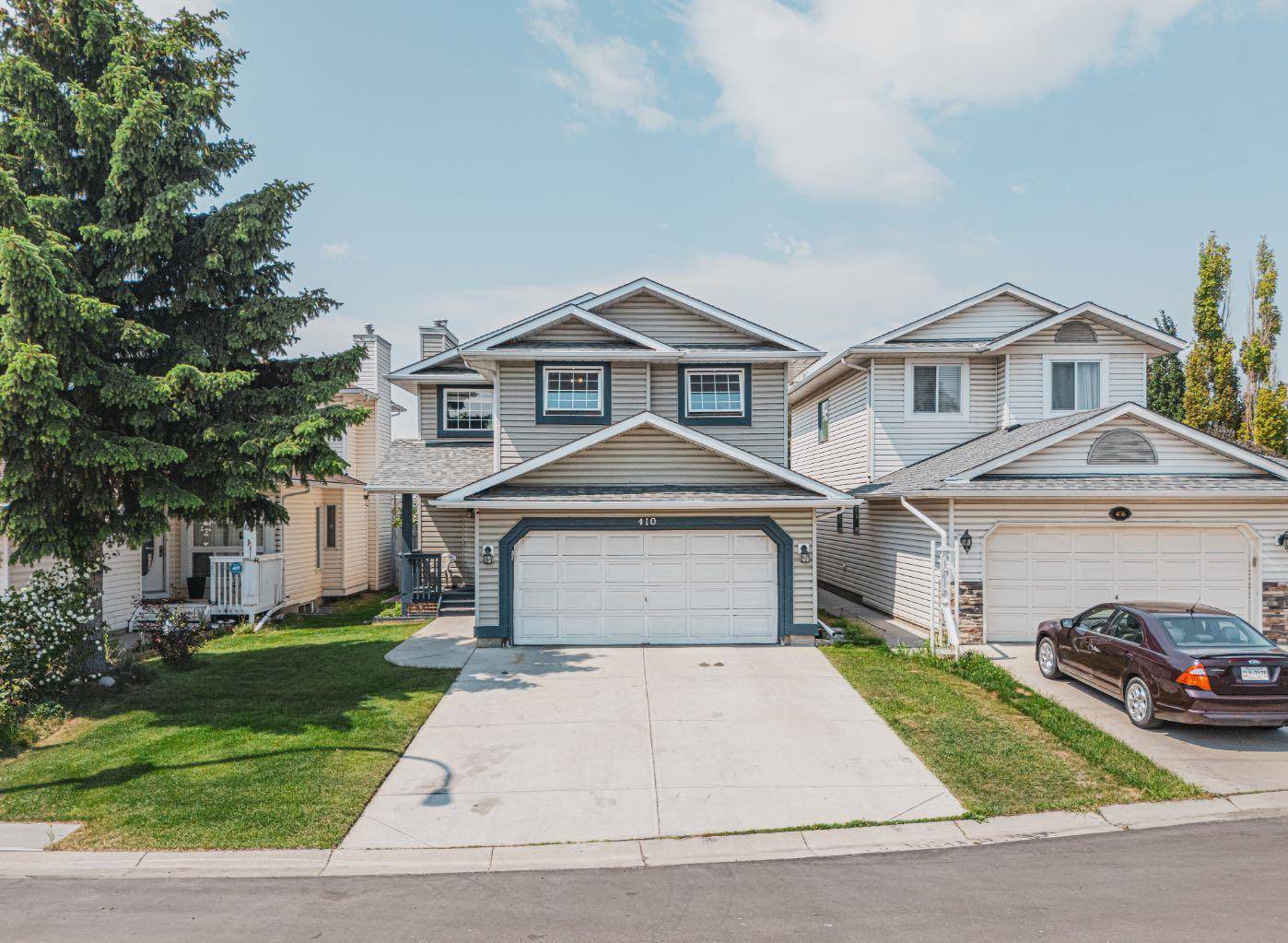 Calgary, AB T2Z 2J6,410 Mt Cornwall CIR Southeast