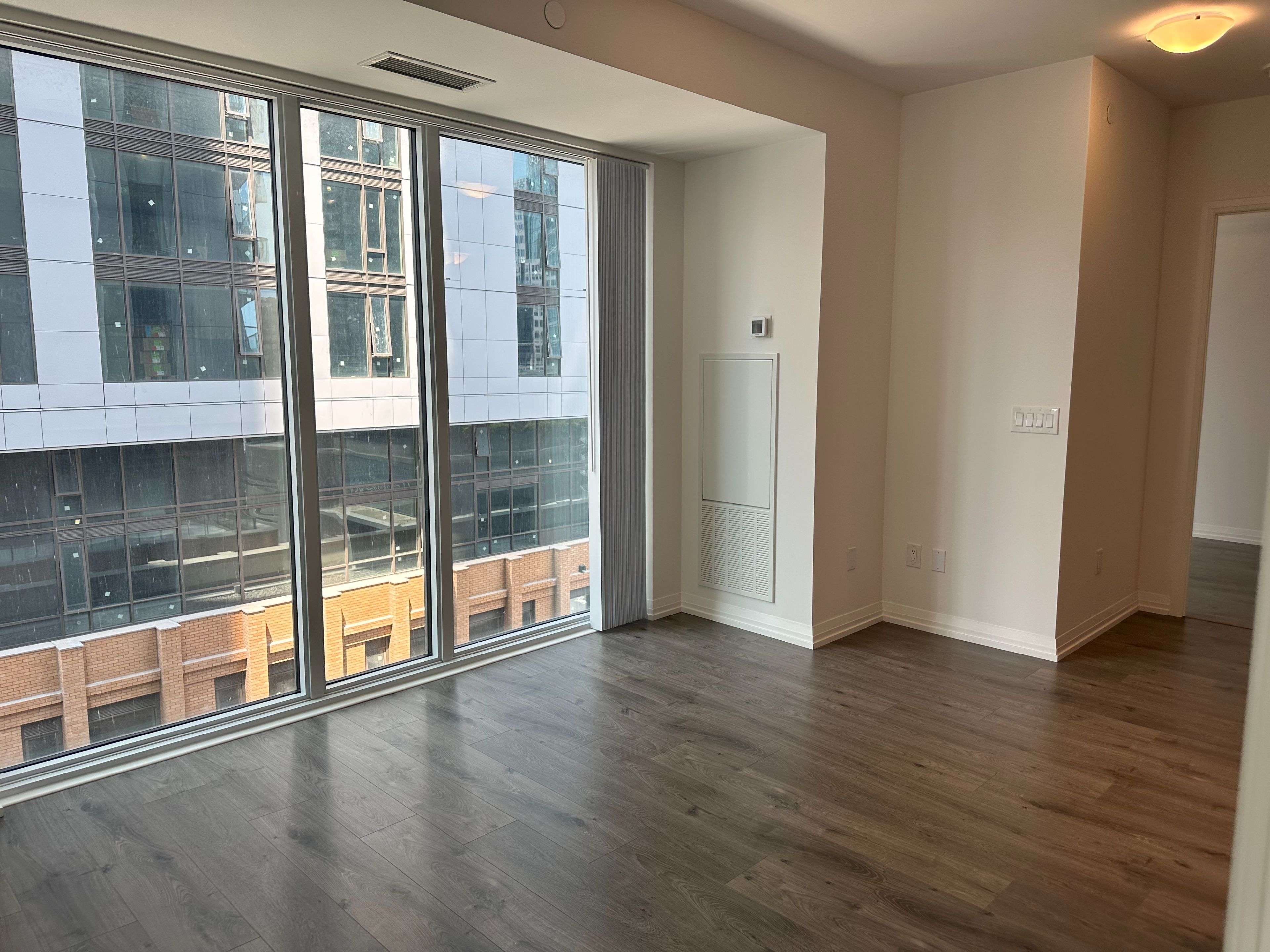 Toronto C01, ON M5V 2E7,8 Widmer ST #1703