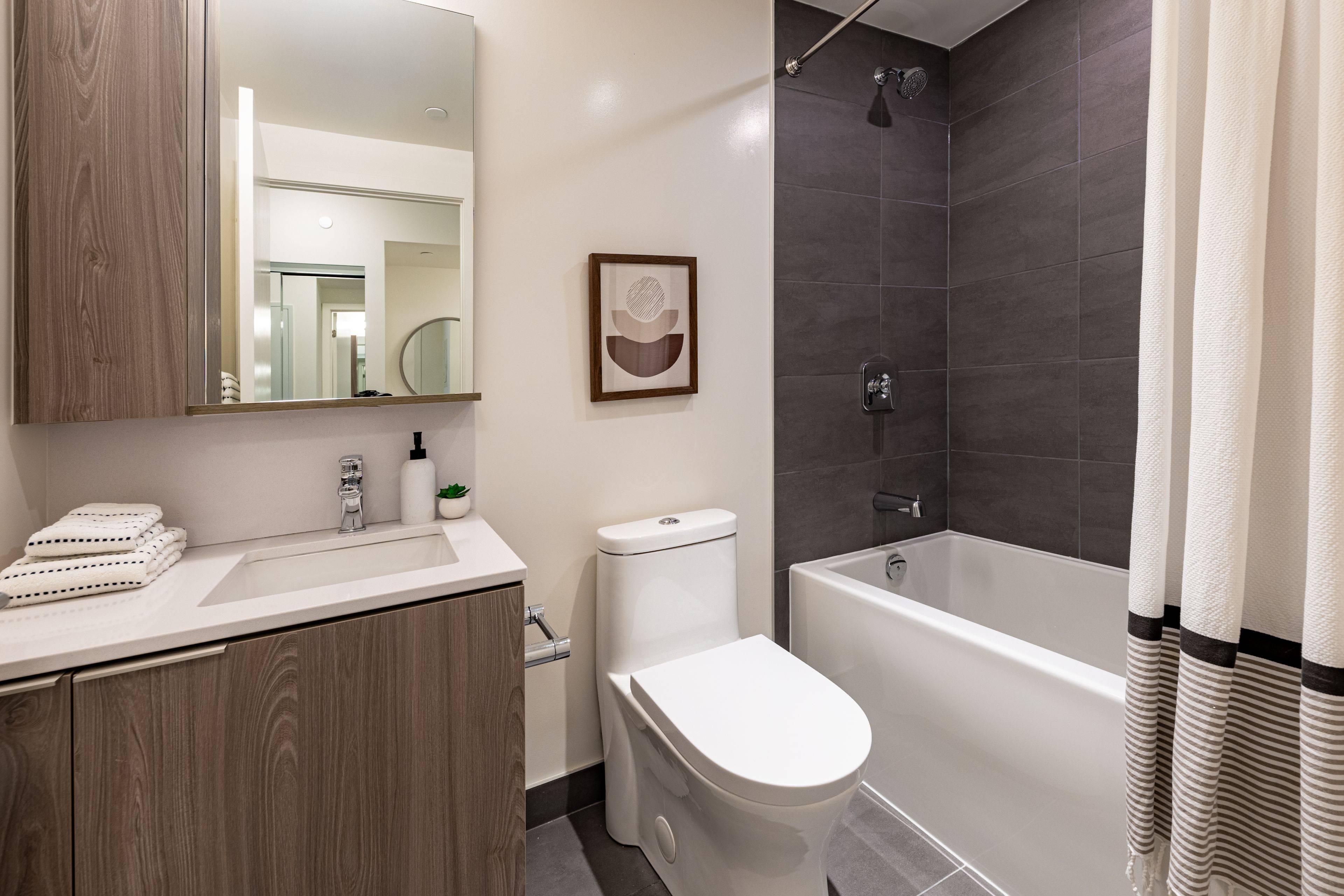 Toronto C10, ON M4P 0E8,223 Redpath AVE #512