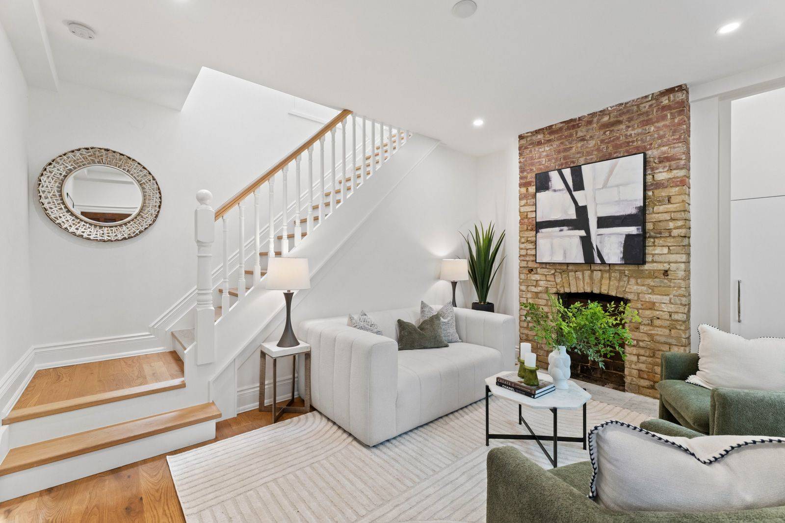 Toronto C01, ON M6H 3W2,381 St Clarens AVE