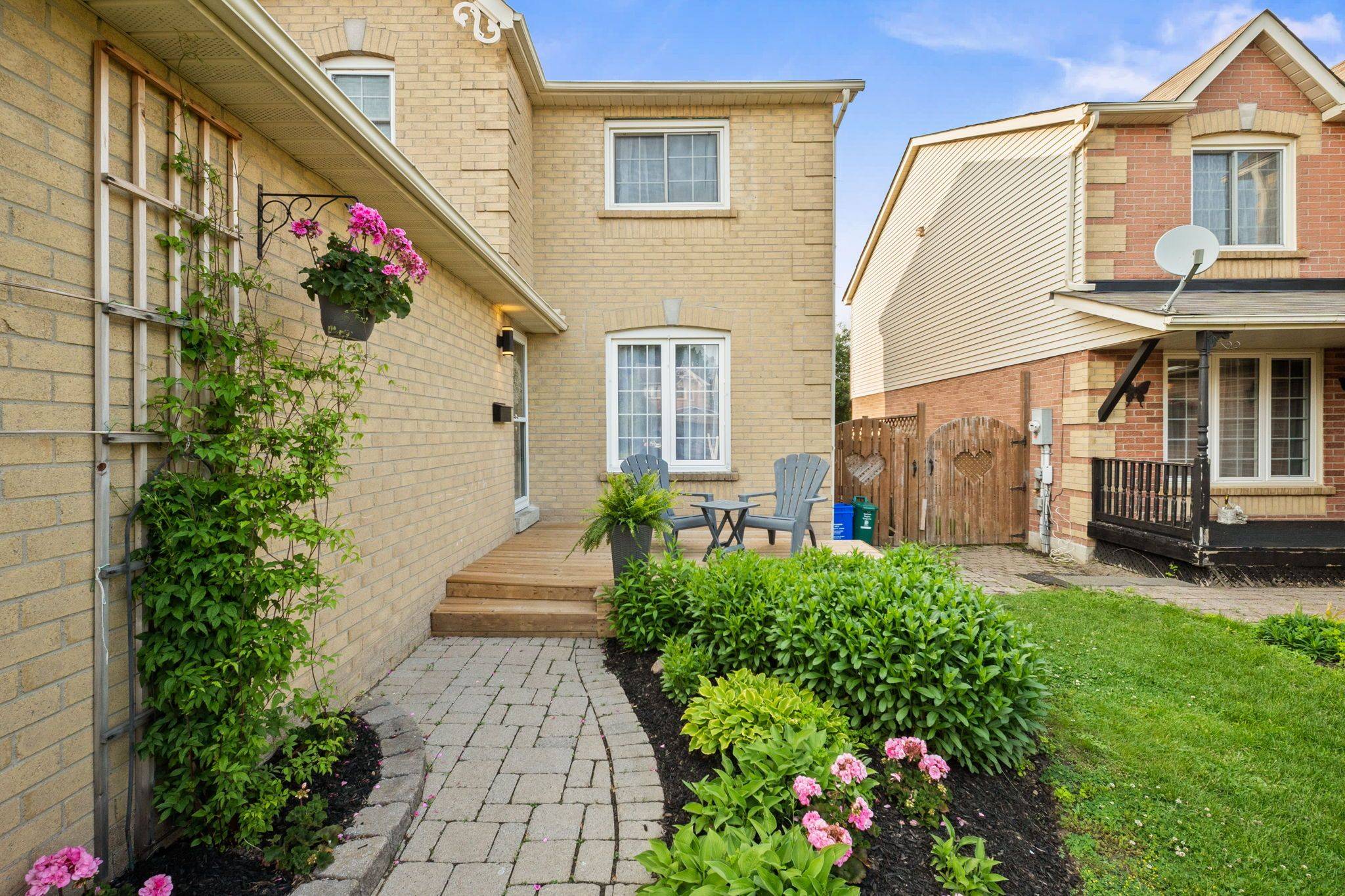 Clarington, ON L1E 2A6,70 Yorkville DR