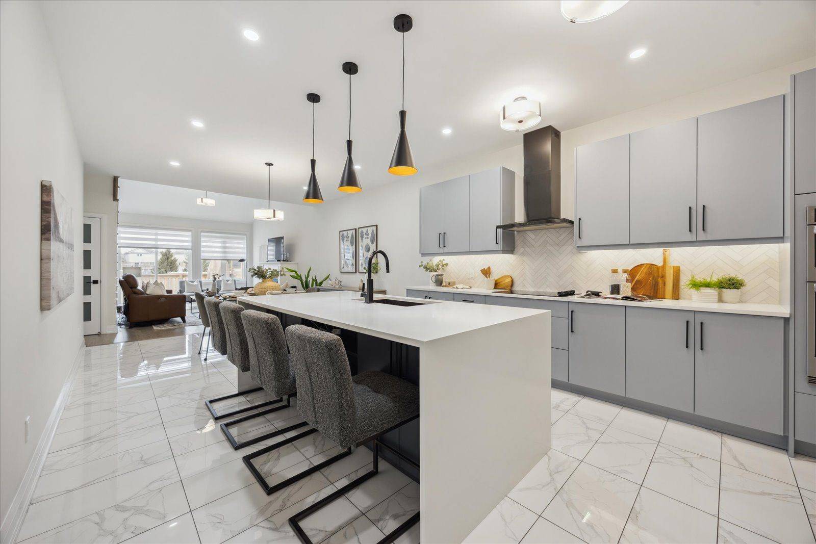 Oshawa, ON L1H 0M3,559 Askew CT