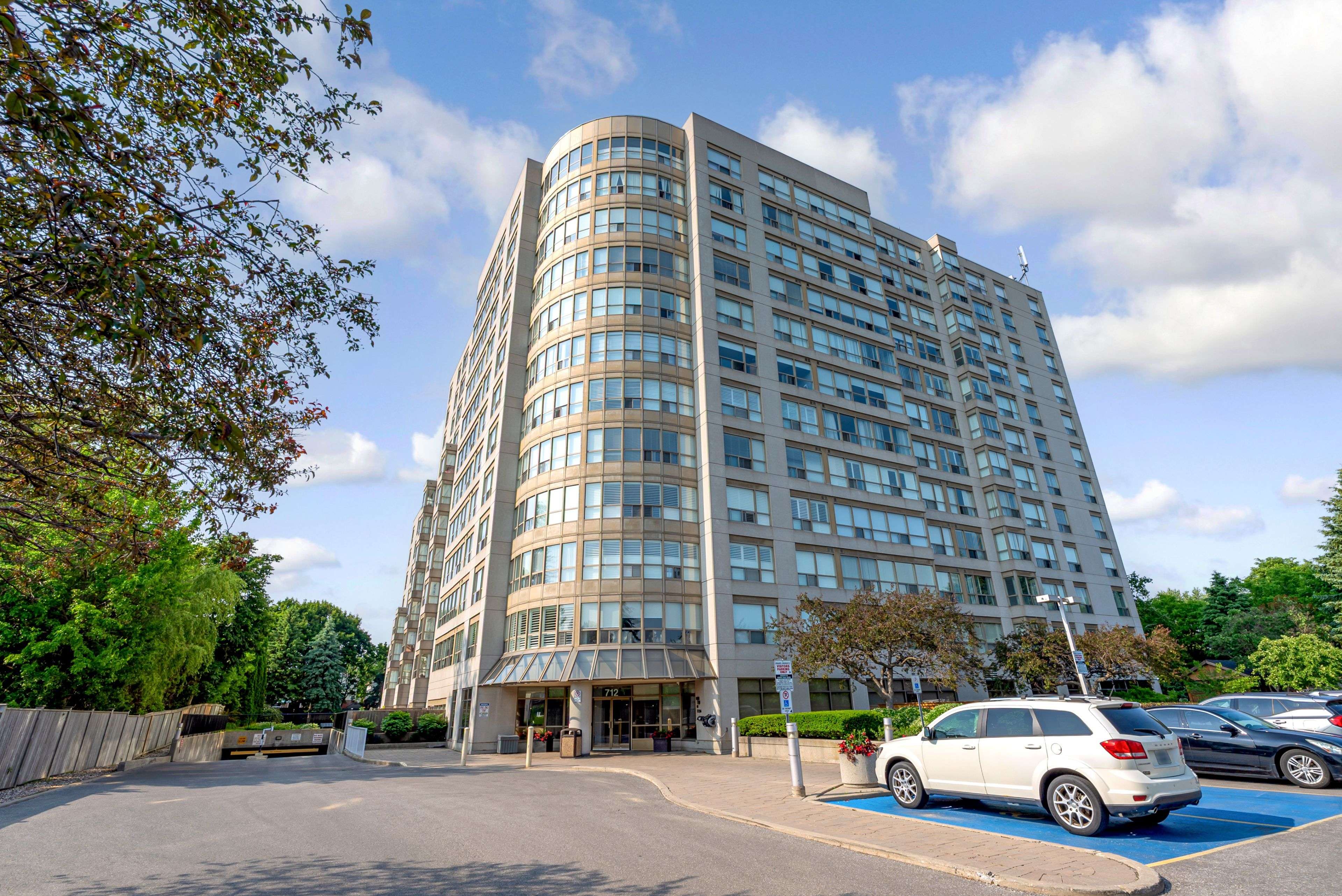 712 Rossland RD E #109, Whitby, ON L1N 9E8