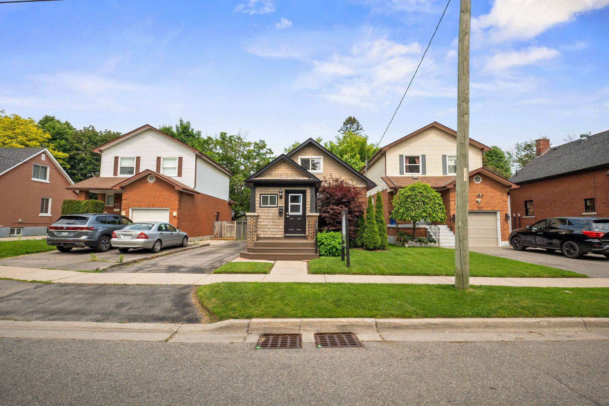 Oshawa, ON L1J 4G5,139 Warren AVE