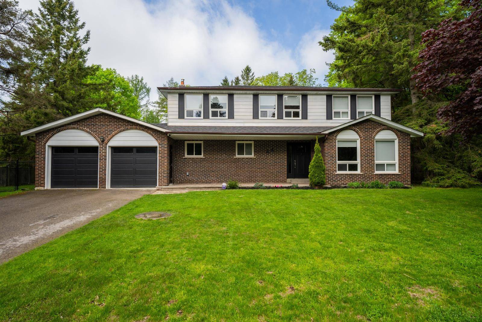 Whitchurch-stouffville, ON L4A 7X4,46 Iroquois DR