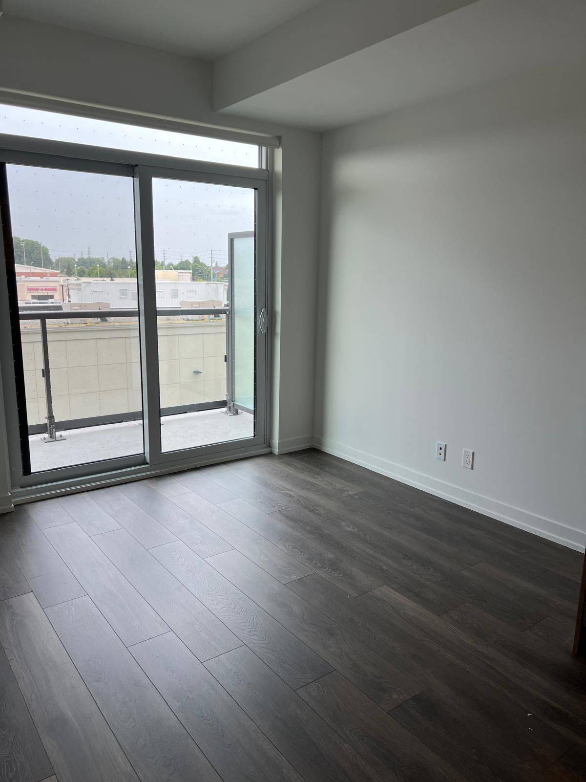 Vaughan, ON L4J 8N8,8 Beverley Glen BLVD #C-301