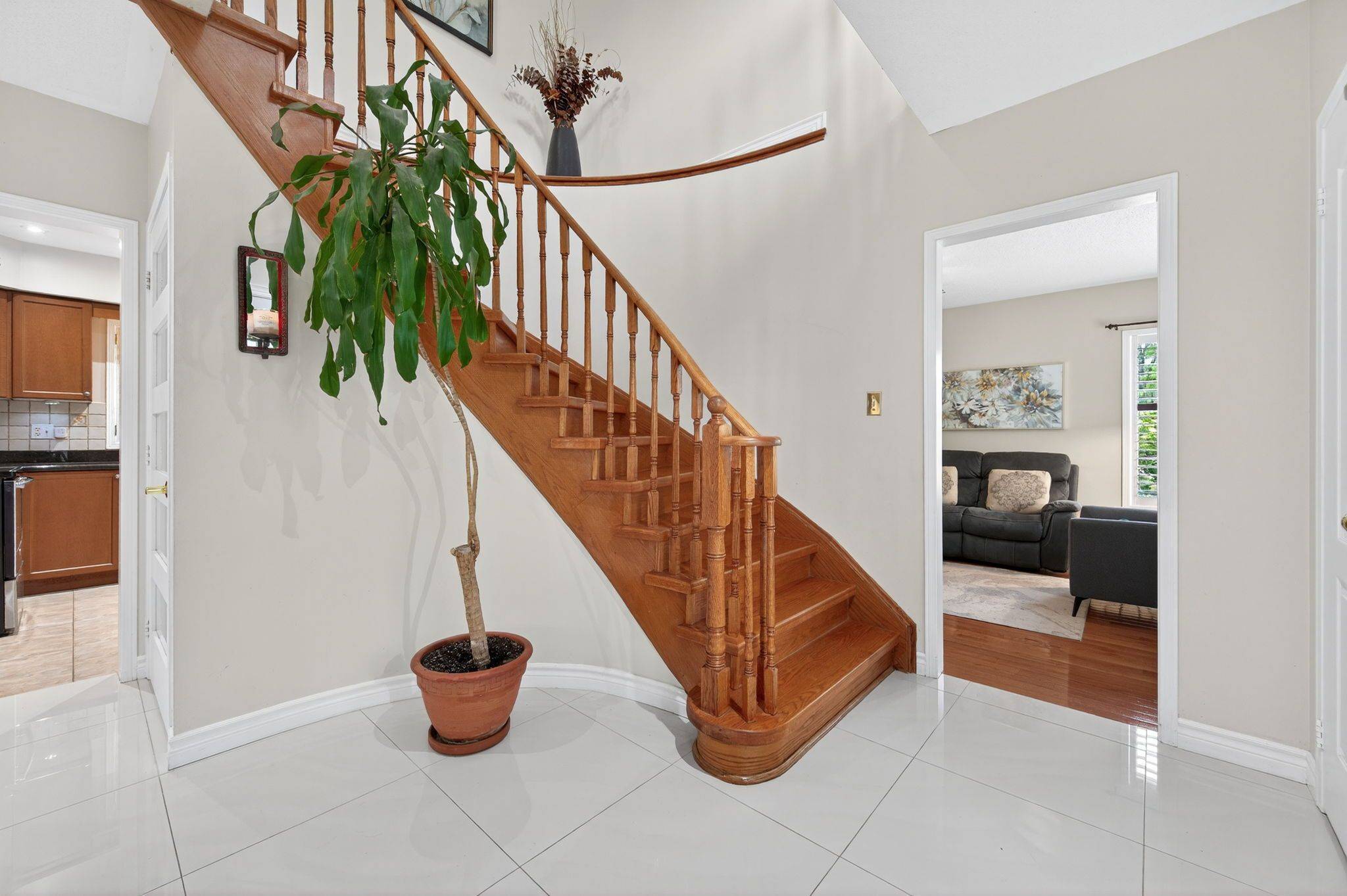 Newmarket, ON L3X 2W2,381 McBride CRES