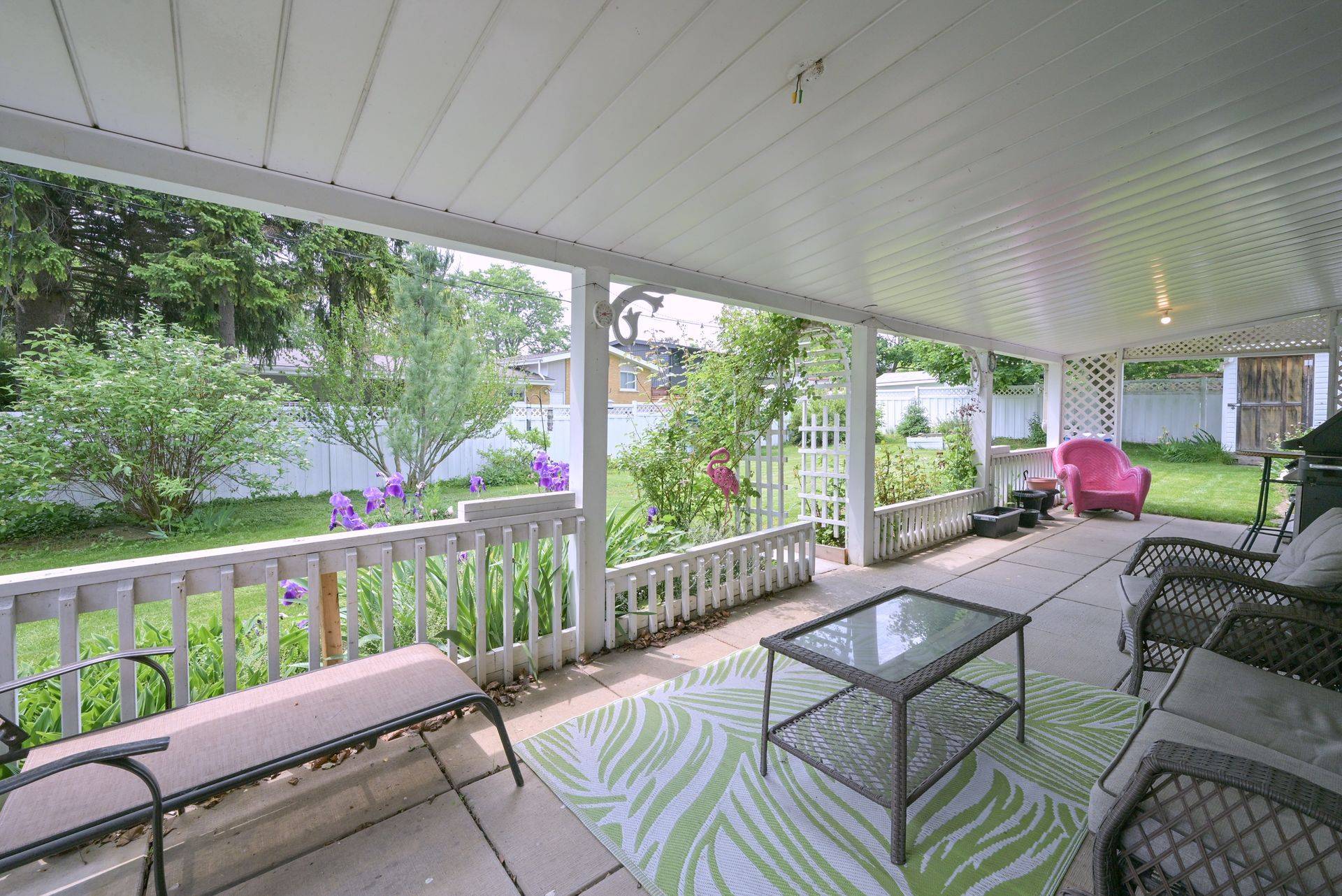 New Tecumseth, ON L9R 1M8,17 Elm ST