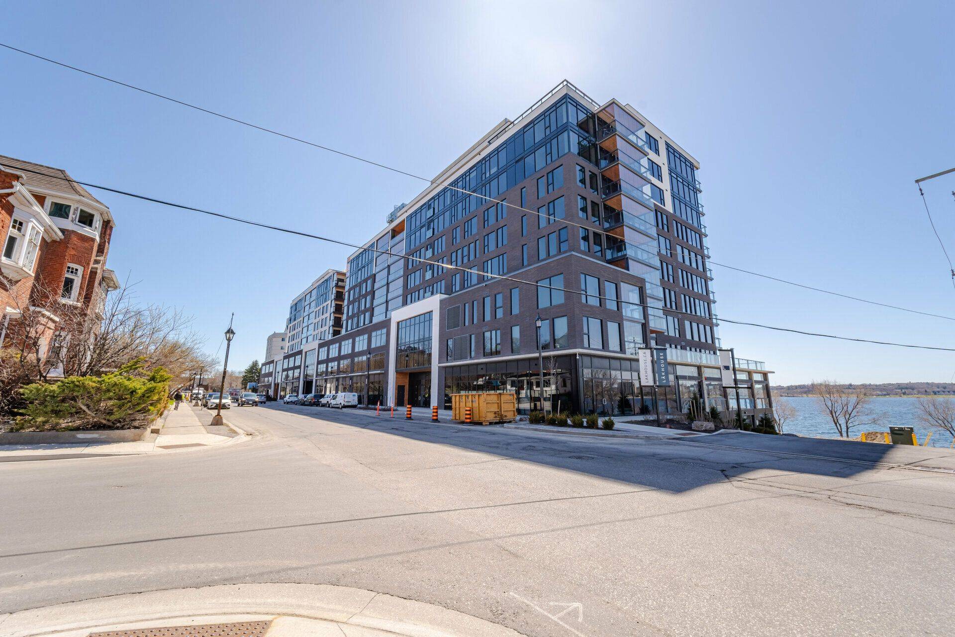 Barrie, ON L4M 0L7,185 Dunlop ST E #722