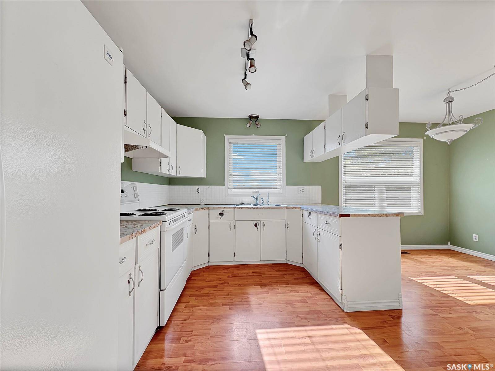 North Battleford, SK S9A 2G1,1382 112th STREET