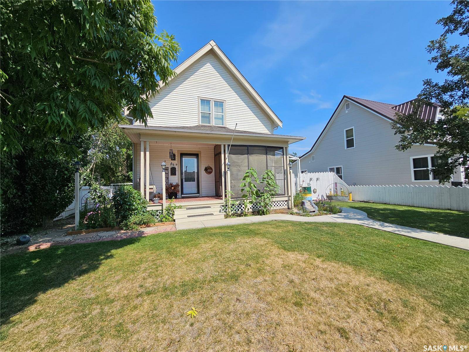 Unity, SK S0K 4L0,169 3rd AVENUE E
