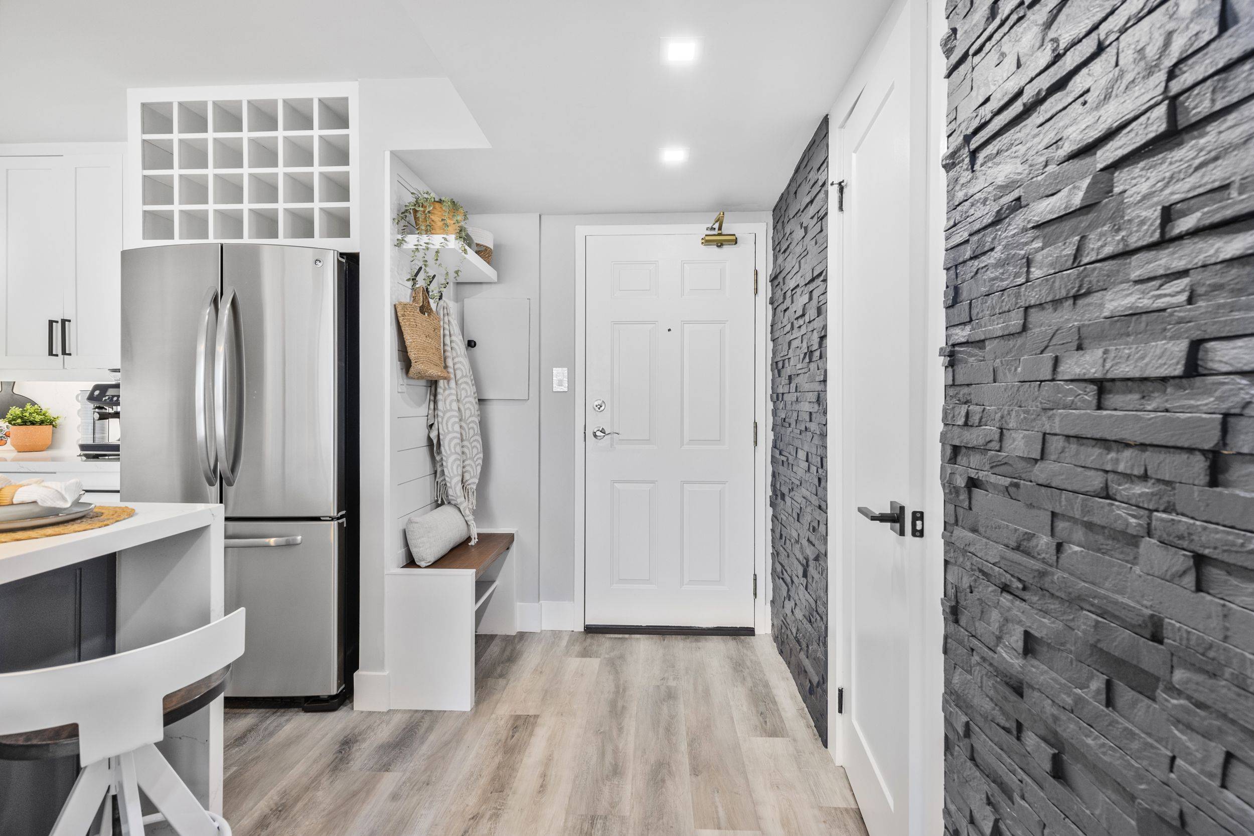 Burlington, ON L7S 2J3,1270 Maple Crossing BLVD #208