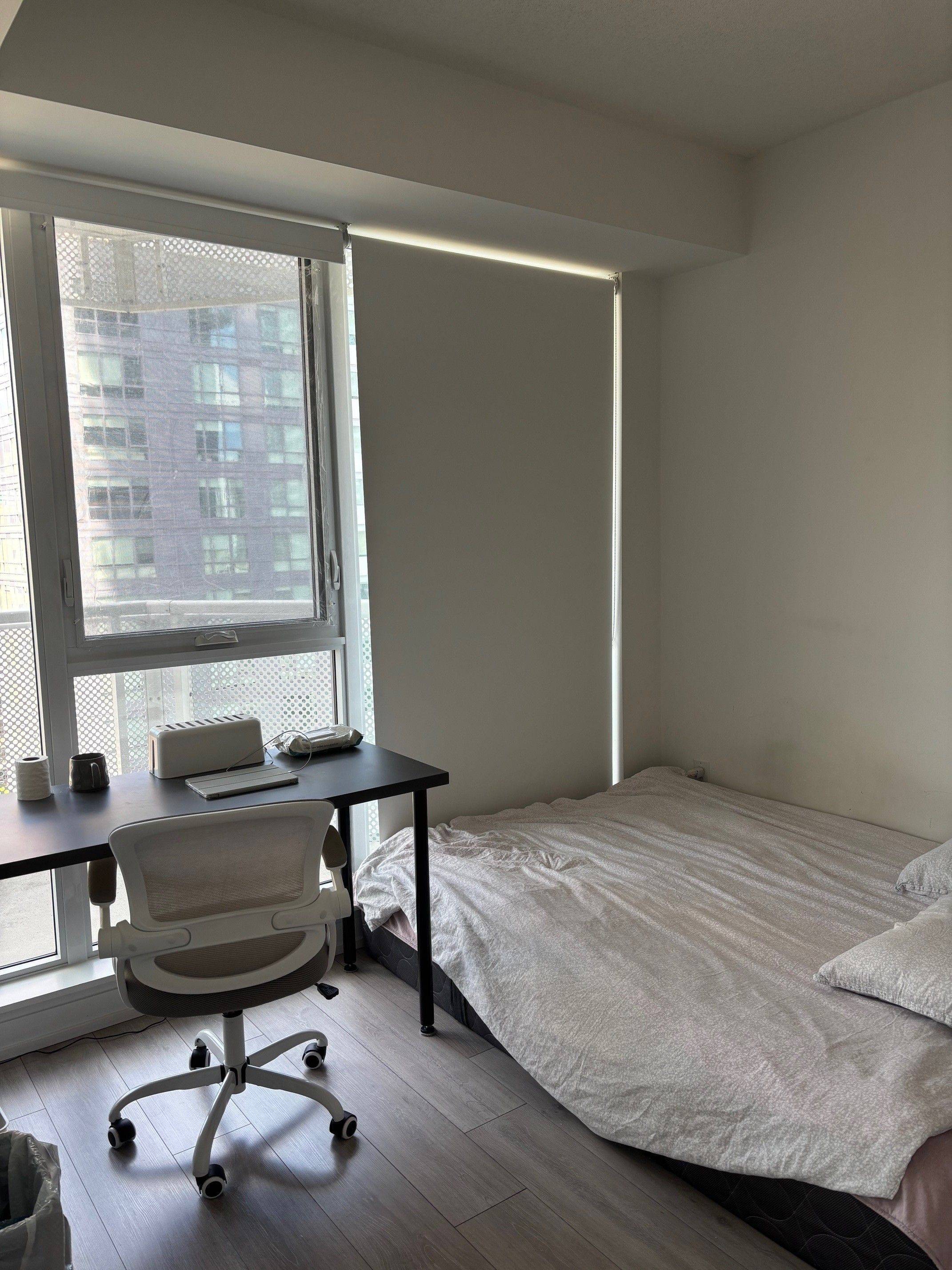 4065 Confederation Pkwy #1404, Mississauga, ON L5B 0L4