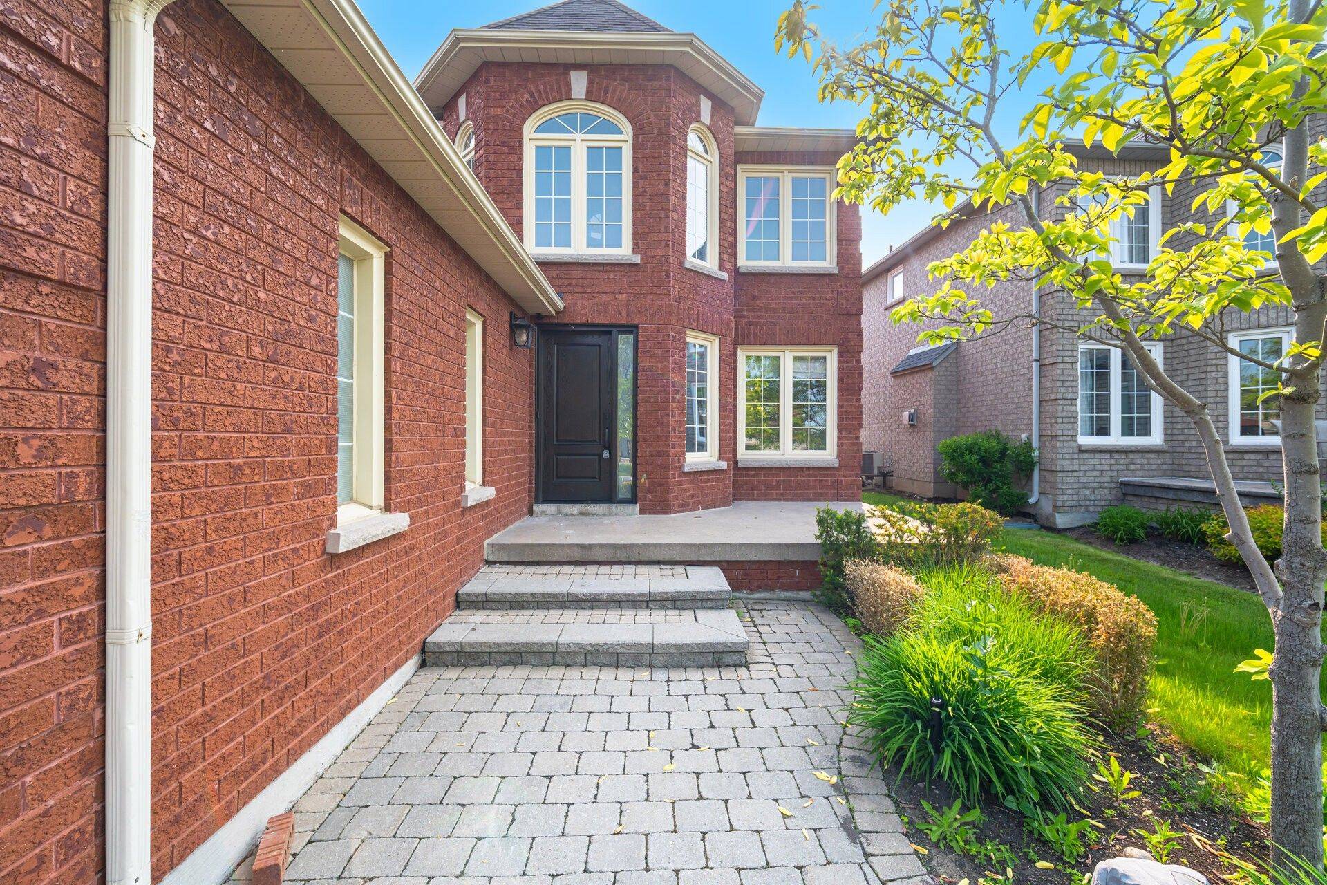 Caledon, ON L7E 1T4,38 Esposito DR