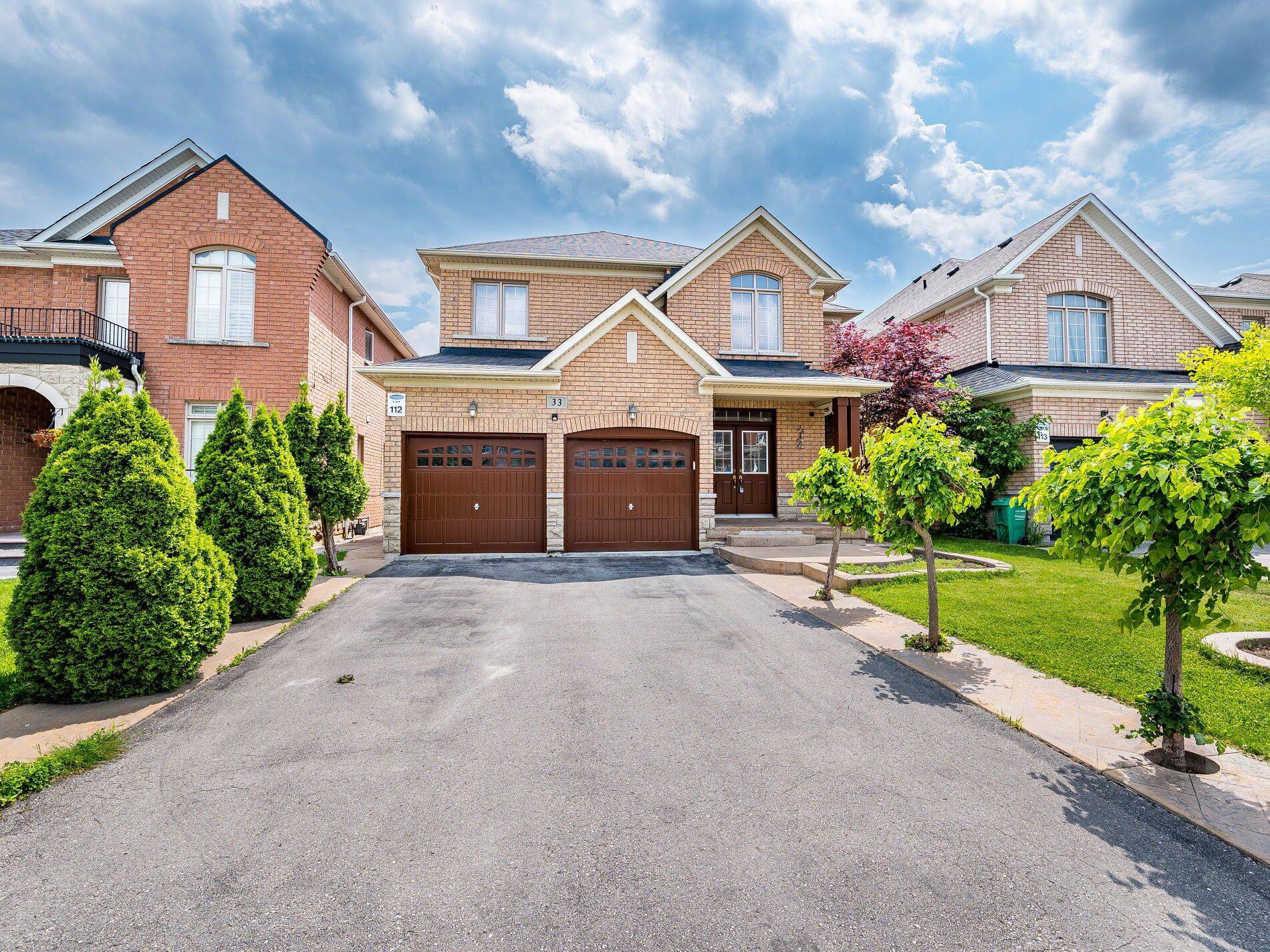 33 Belleville DR, Brampton, ON L6P 1V8