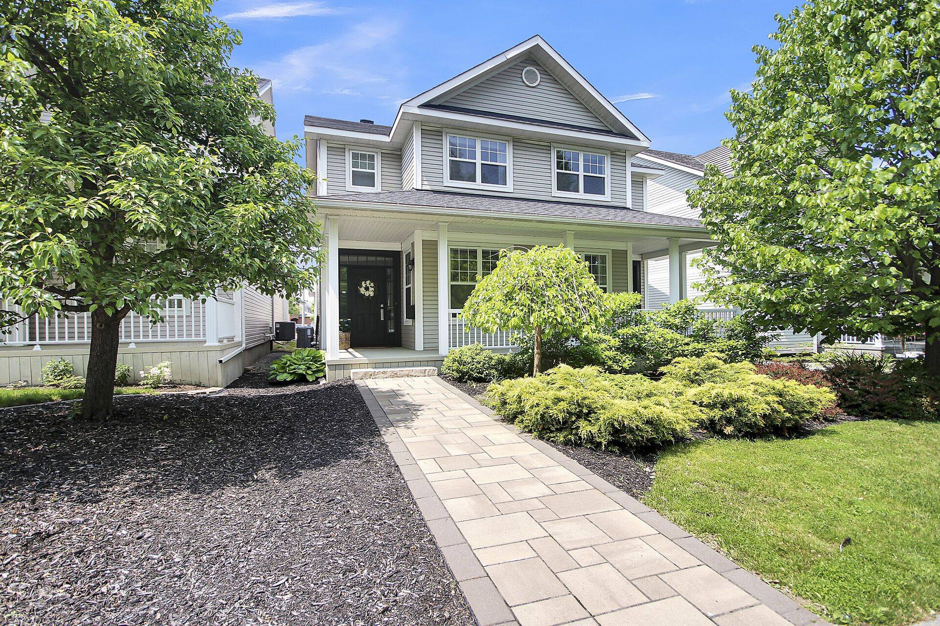 75 Berrigan DR, Barrhaven, ON K2J 4X2