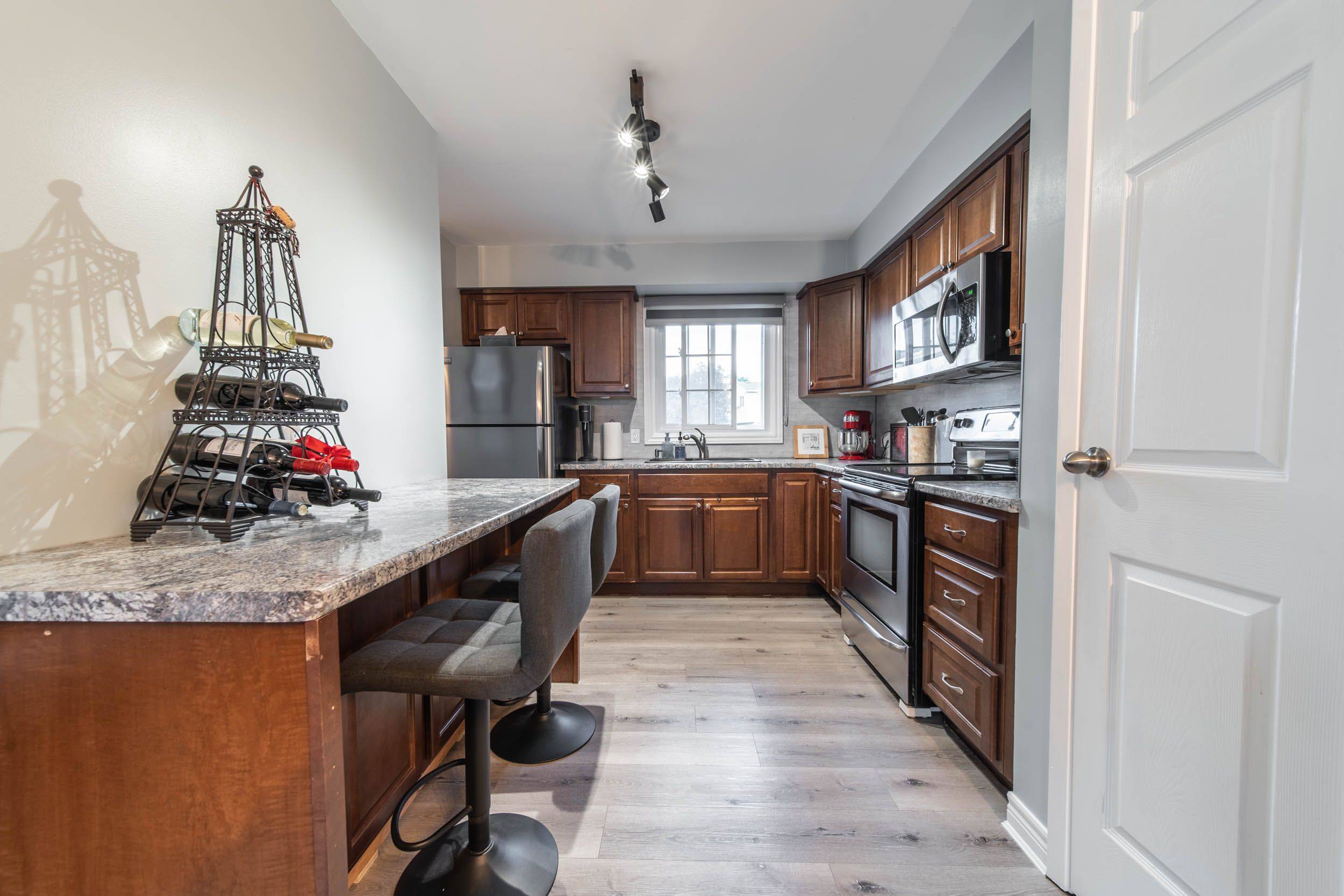 Niagara Falls, ON L2H 2X6,8136 Coventry RD #34