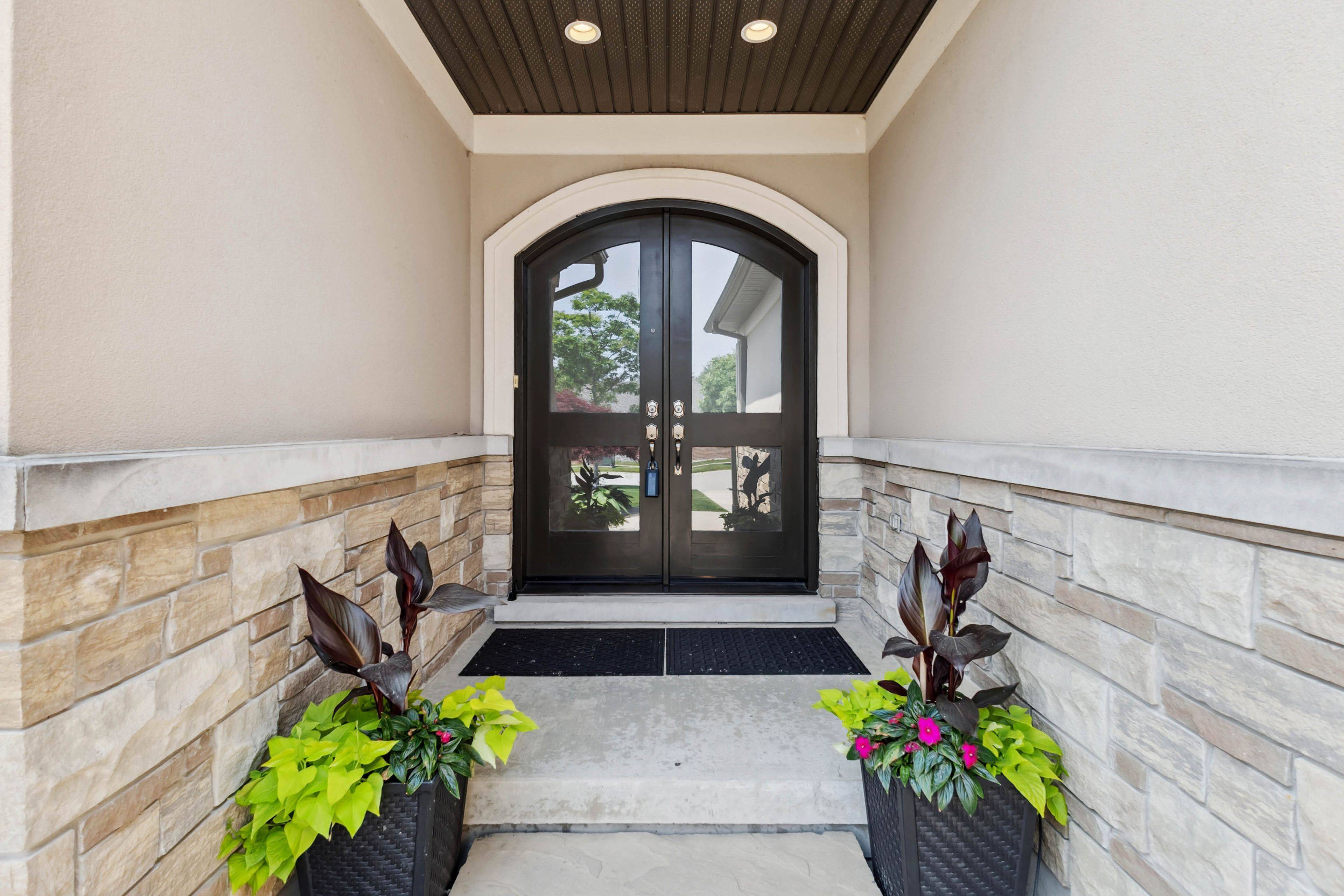 London South, ON N6K 4Z8,1376 Shore RD