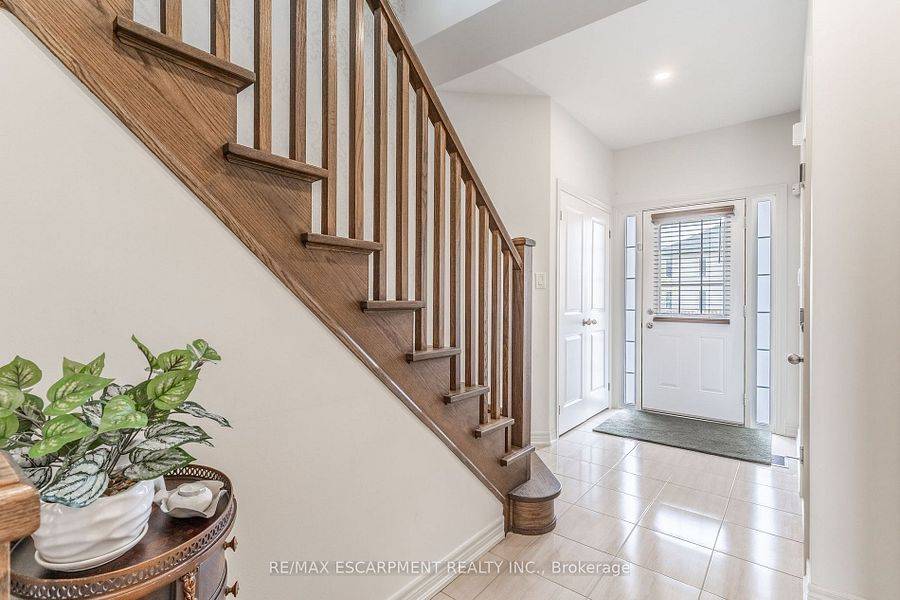 Hamilton, ON L8E 0K1,41 Foothills LN