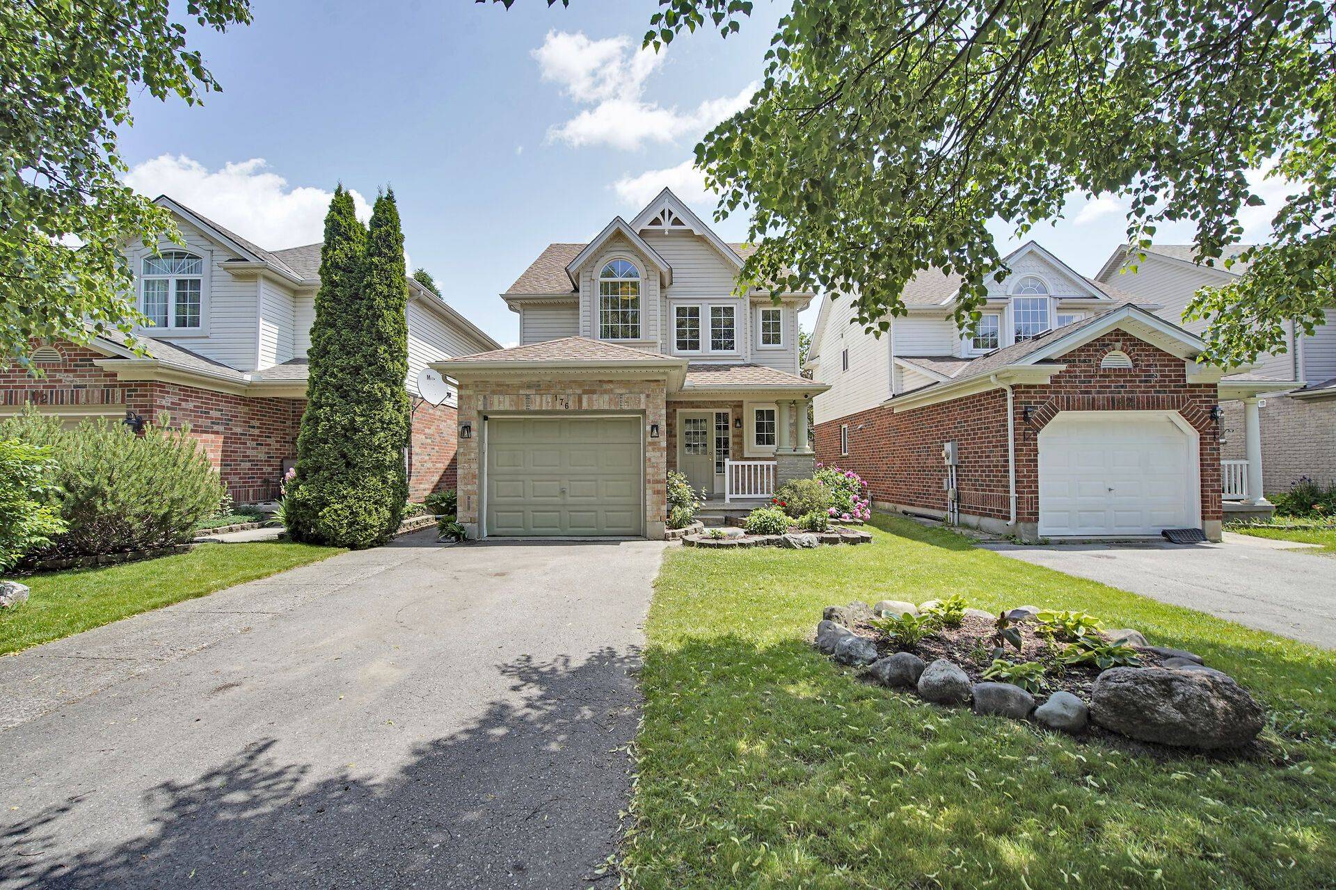 London South, ON N6C 6B9,176 Rossmore CT