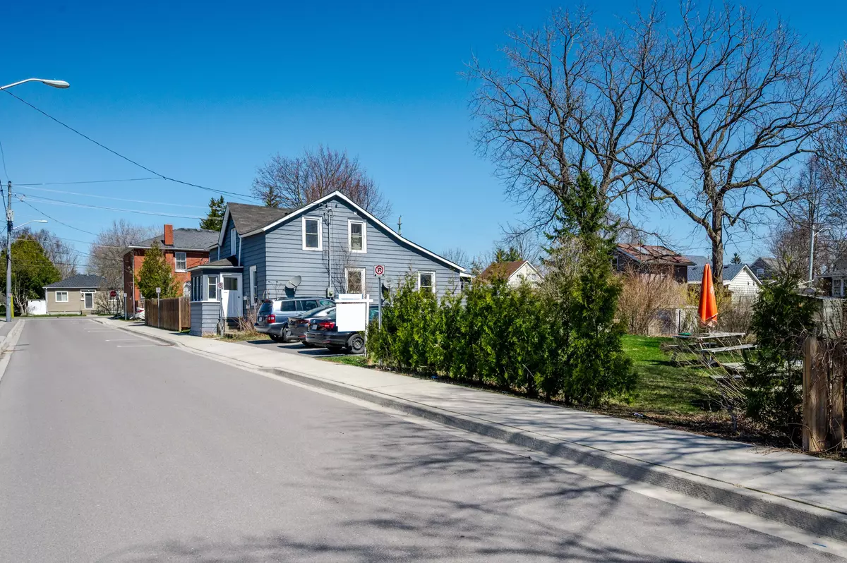 Cobourg, ON K9A 3E8,390/392 Mathew ST