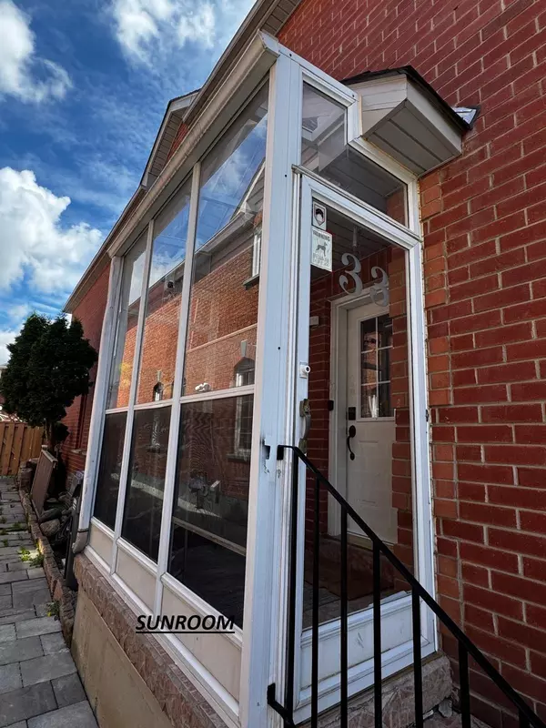 Brampton, ON L6Y 4X8,33 Piane AVE
