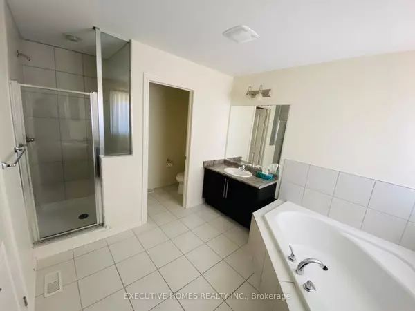 Brampton, ON L7A 4M5,17 Kempsford CRES