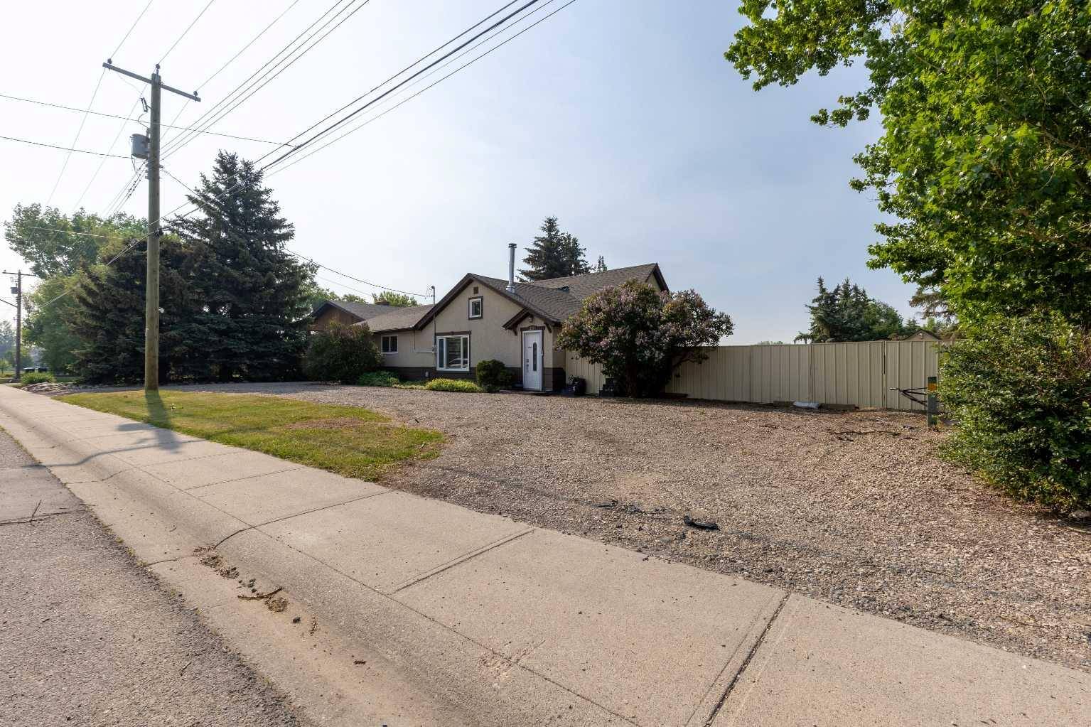 Raymond, AB T0K 2S0,228 E 200 S
