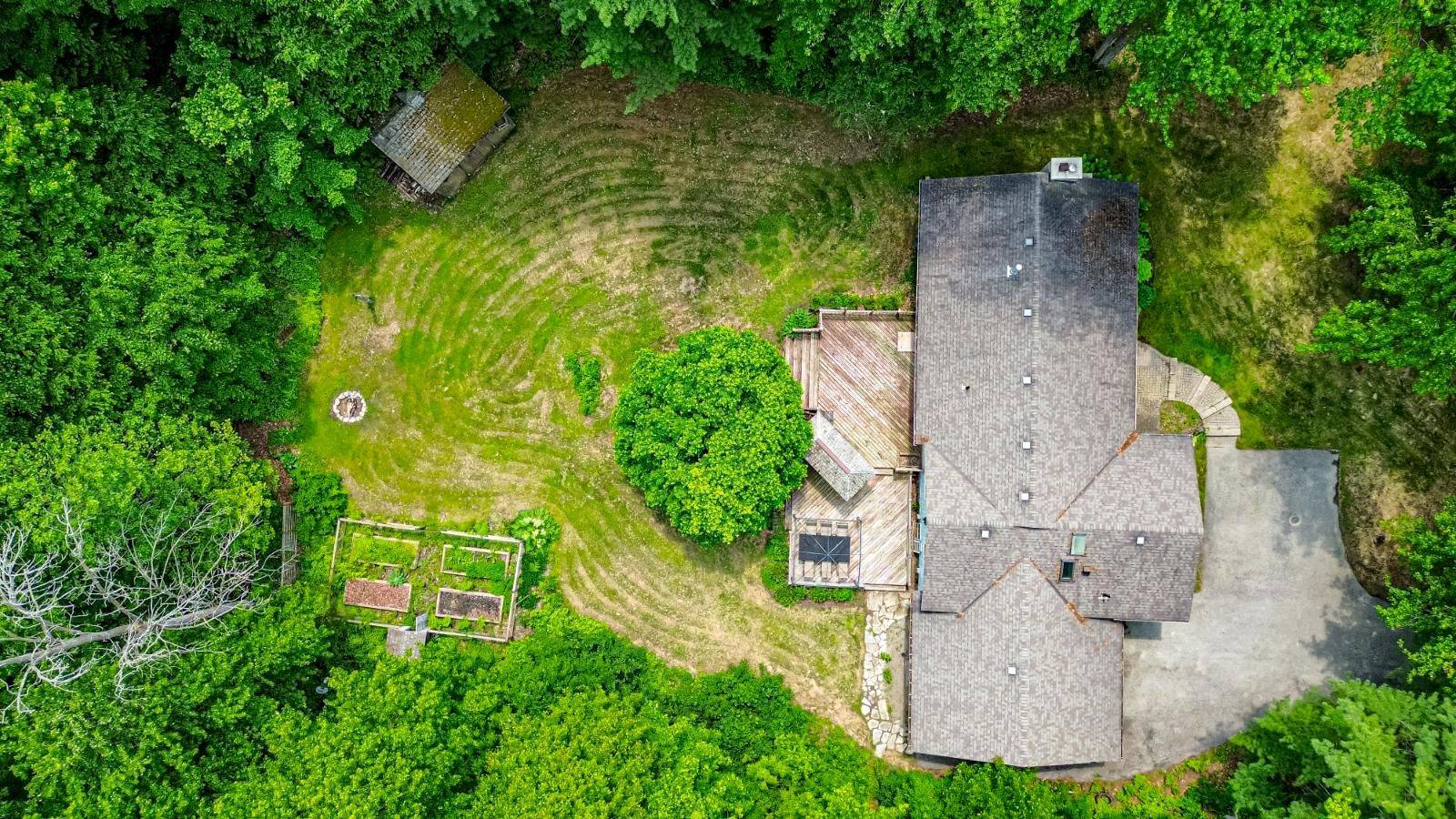 Adjala-tosorontio, ON L0M 1J0,6 Woodland Heights DR