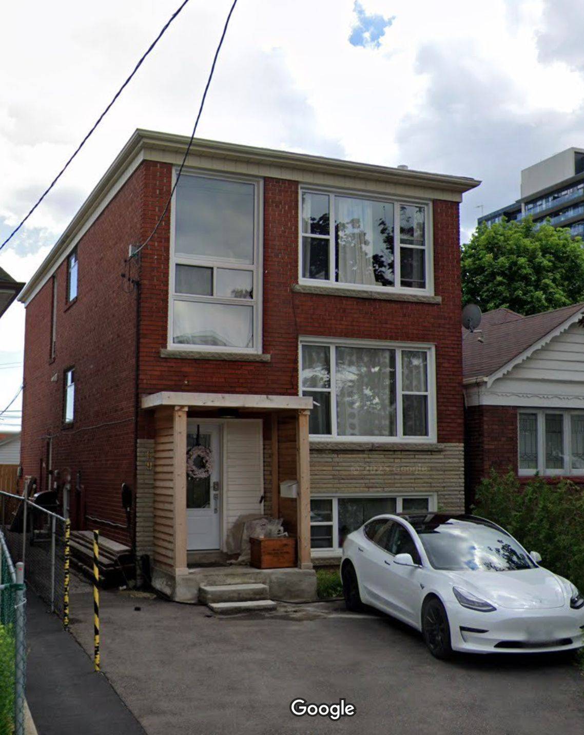 69 Livingstone AVE, Toronto W04, ON M6E 2L7