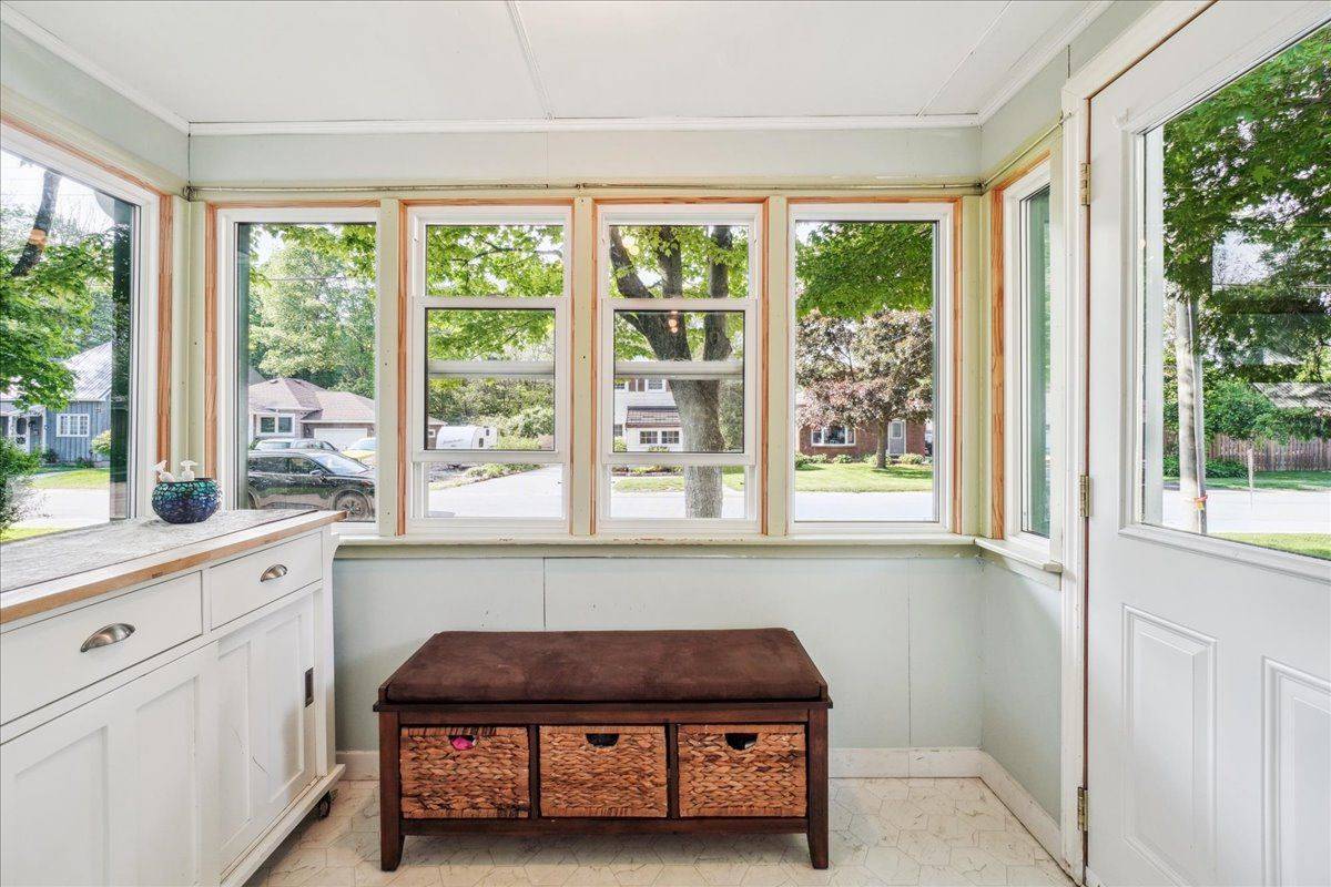 Owen Sound, ON N4K 3T2,621 11th ST W
