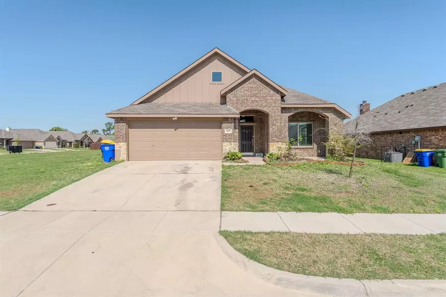 409 Greenhaven Drive, Seagoville, TX 75159