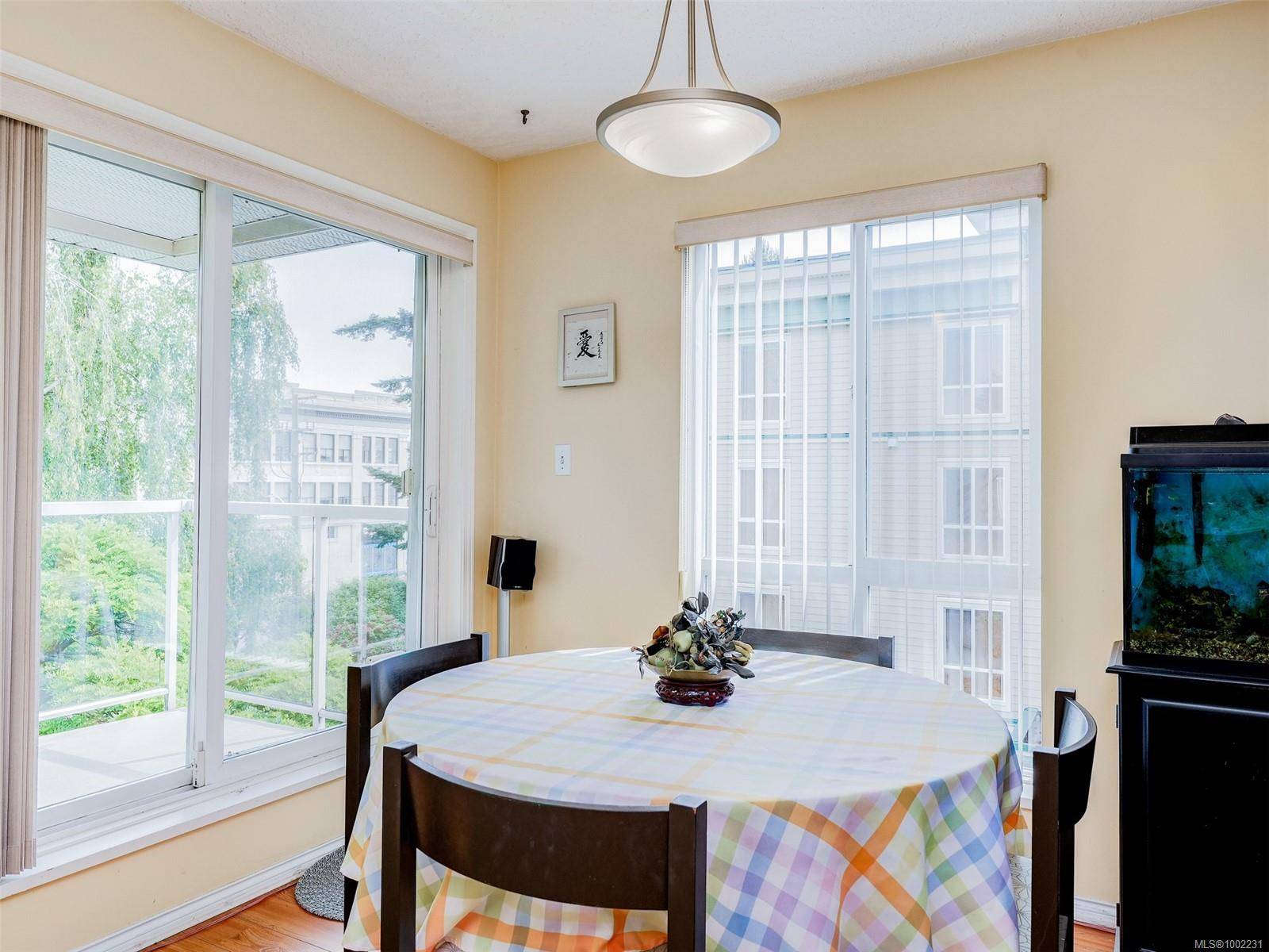 Victoria, BC V8T 5H8,649 Bay St #402