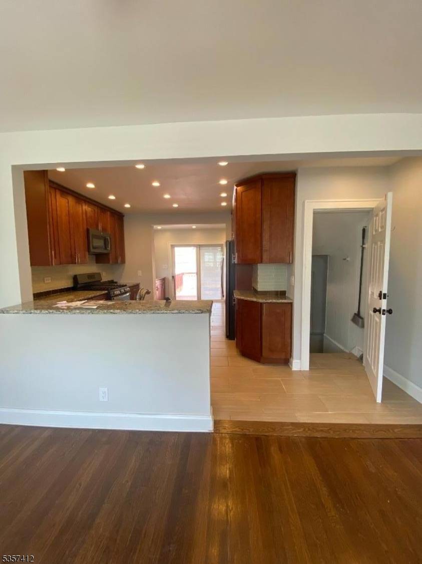 Garwood Boro, NJ 07027,10 2nd Ave