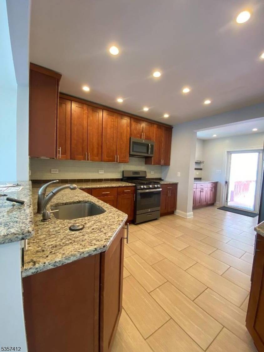 Garwood Boro, NJ 07027,10 2nd Ave