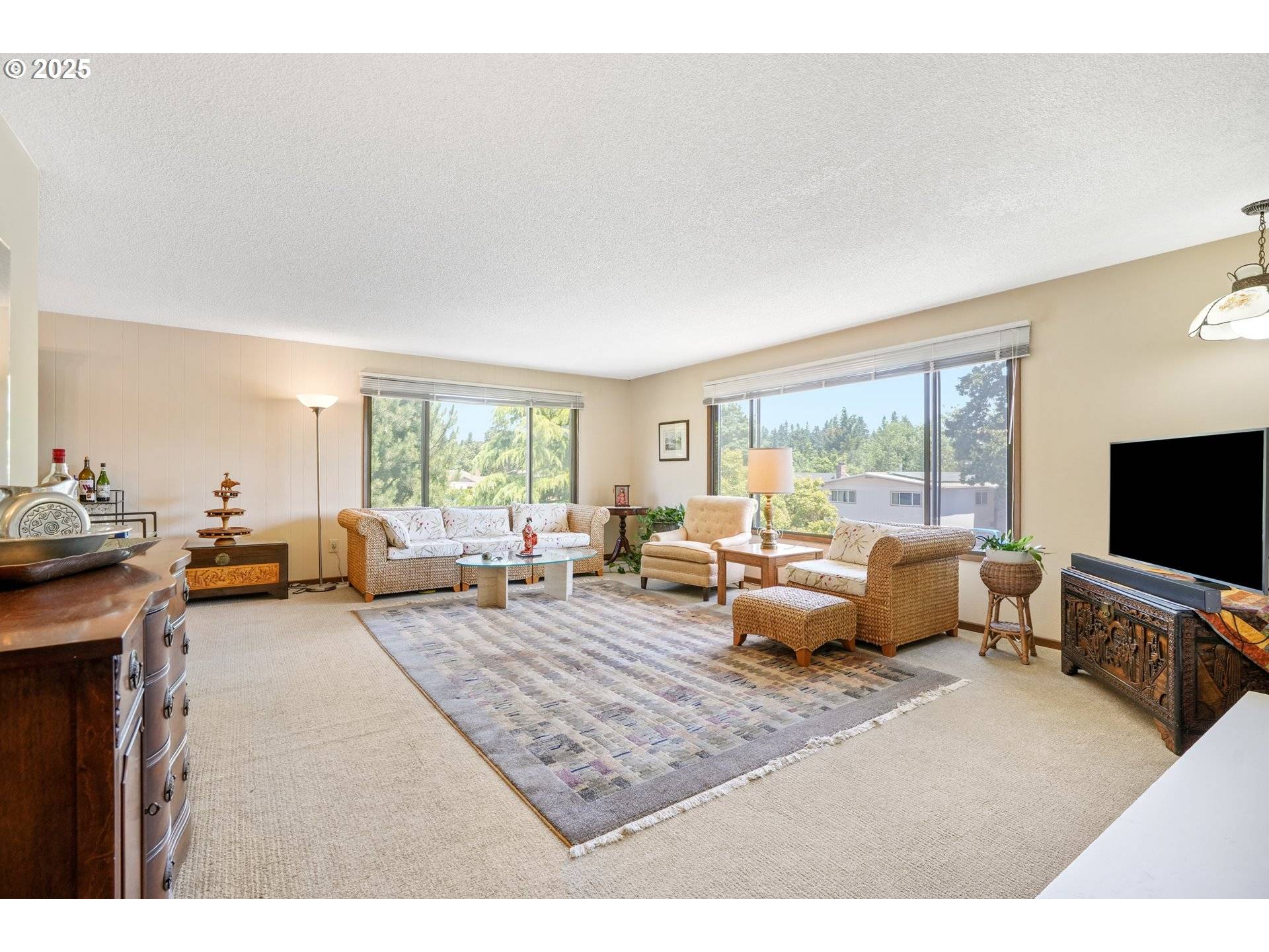 Gladstone, OR 97027,17435 CROWNVIEW DR