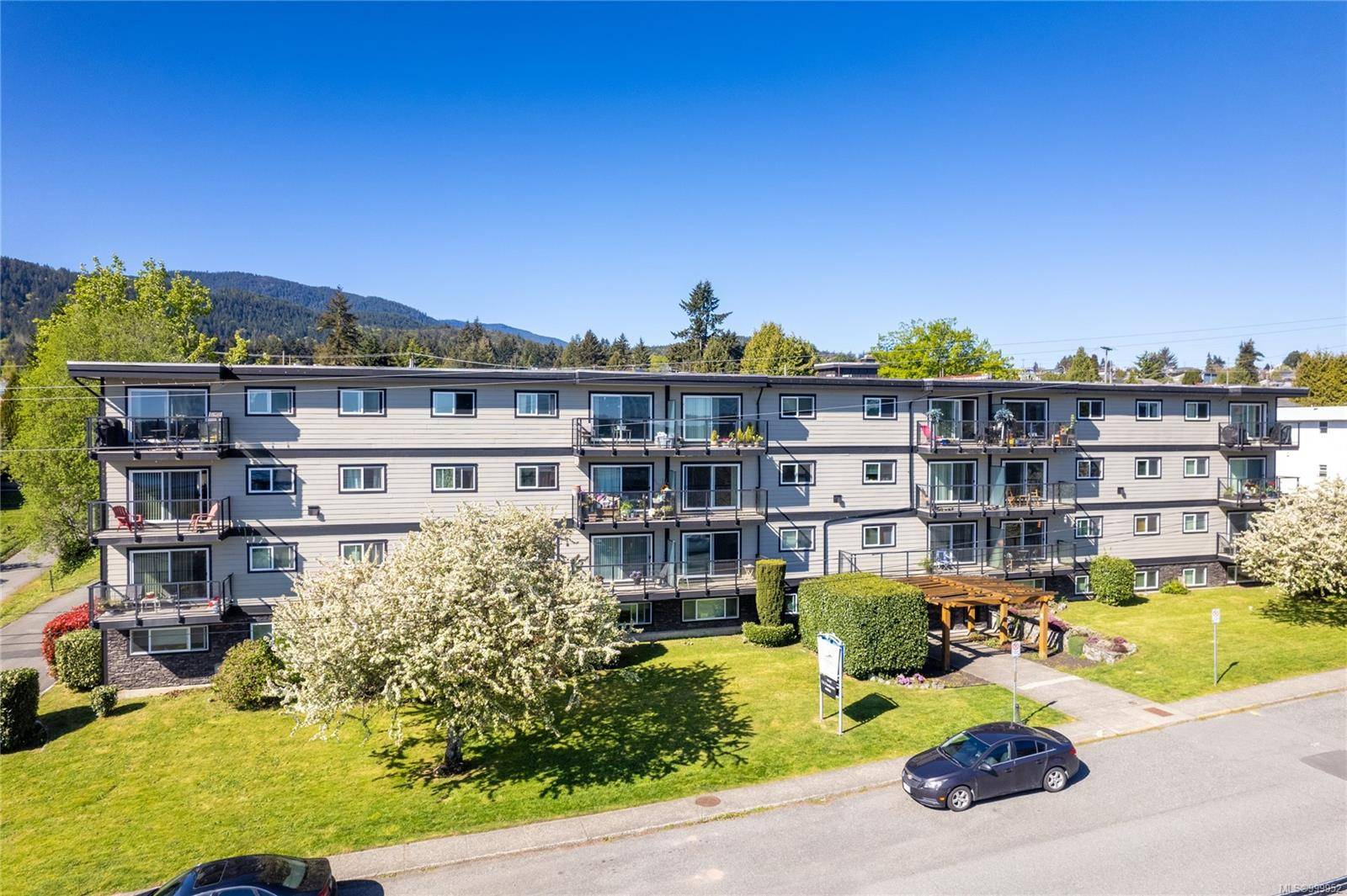 218 Bayview Ave #202, Ladysmith, BC V9G 1S9