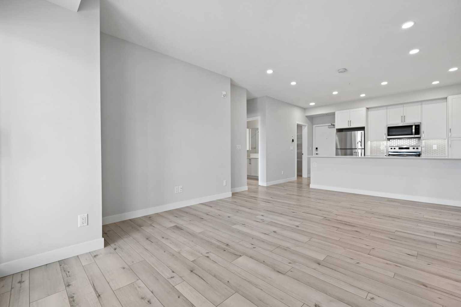 Calgary, AB T2C5V3,255 Les Jardins PARK Southeast #310